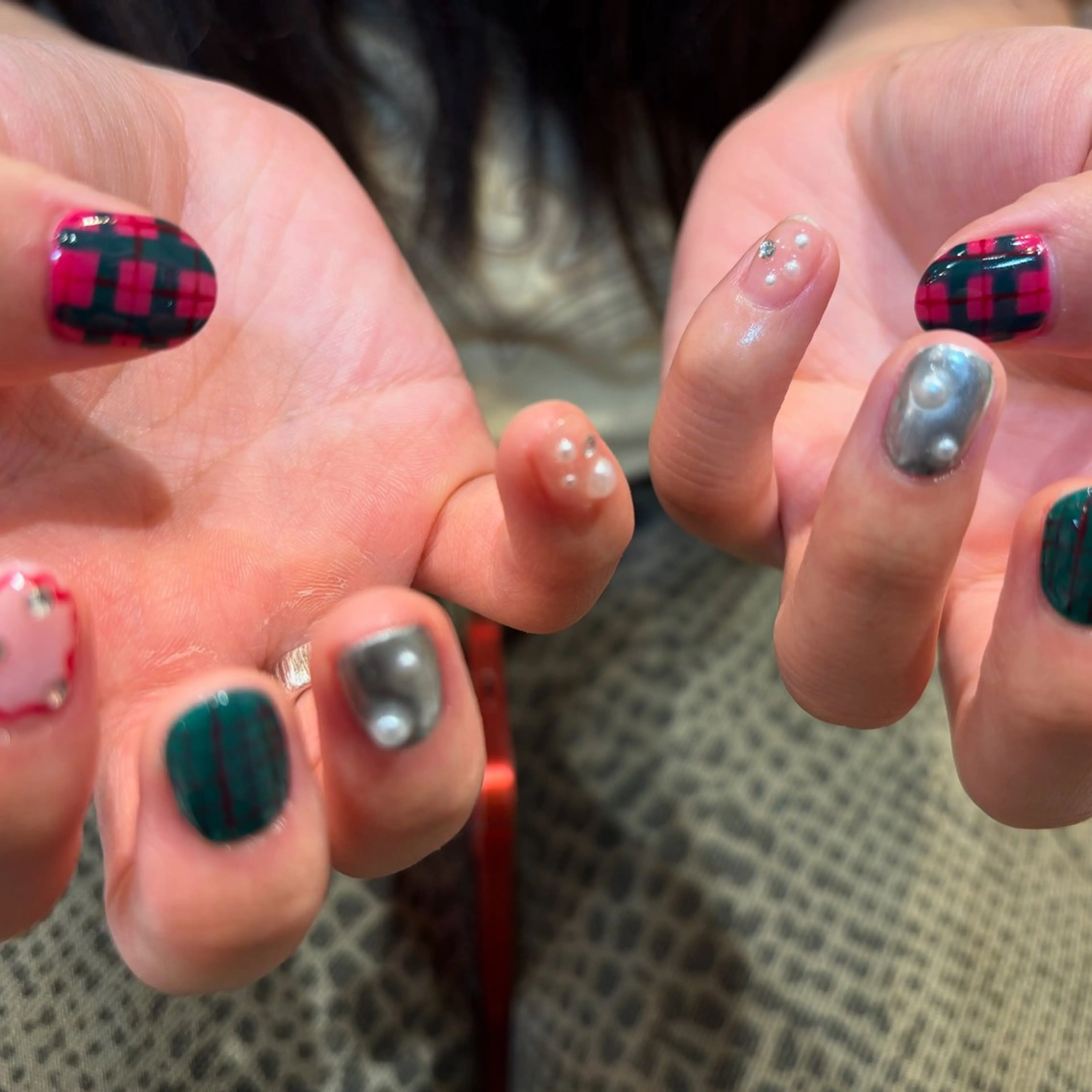 ネイル ジェルネイル ワンカラーネイル パラジェル シンプルネイル ハンドネイル Huea所属・パラジェル / マグネット/AYAのネイルデザイン