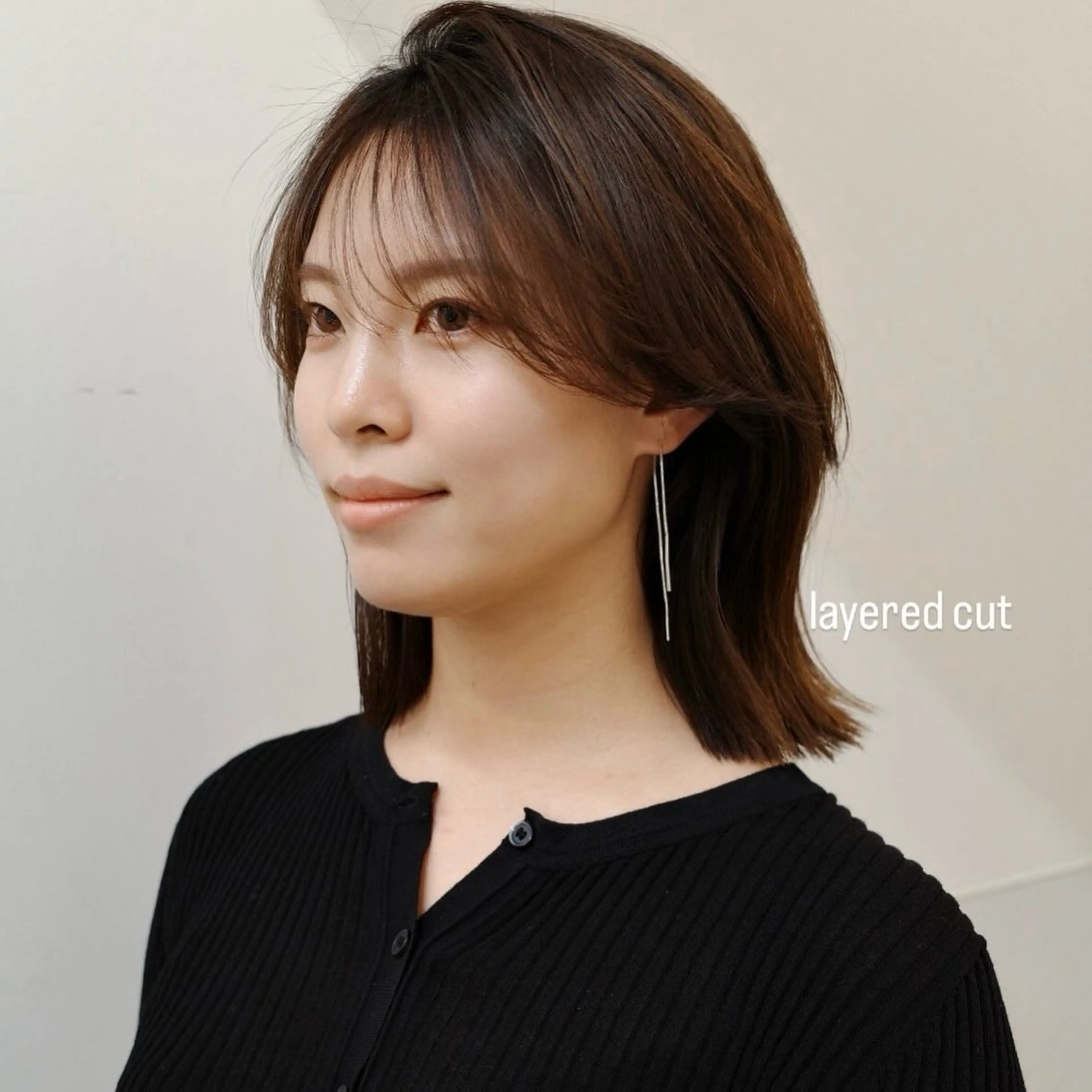 ショート カラー パーマ ヘアアレンジ 切りっぱなしヘアボブ ミディアムヘアRYOのヘアスタイル