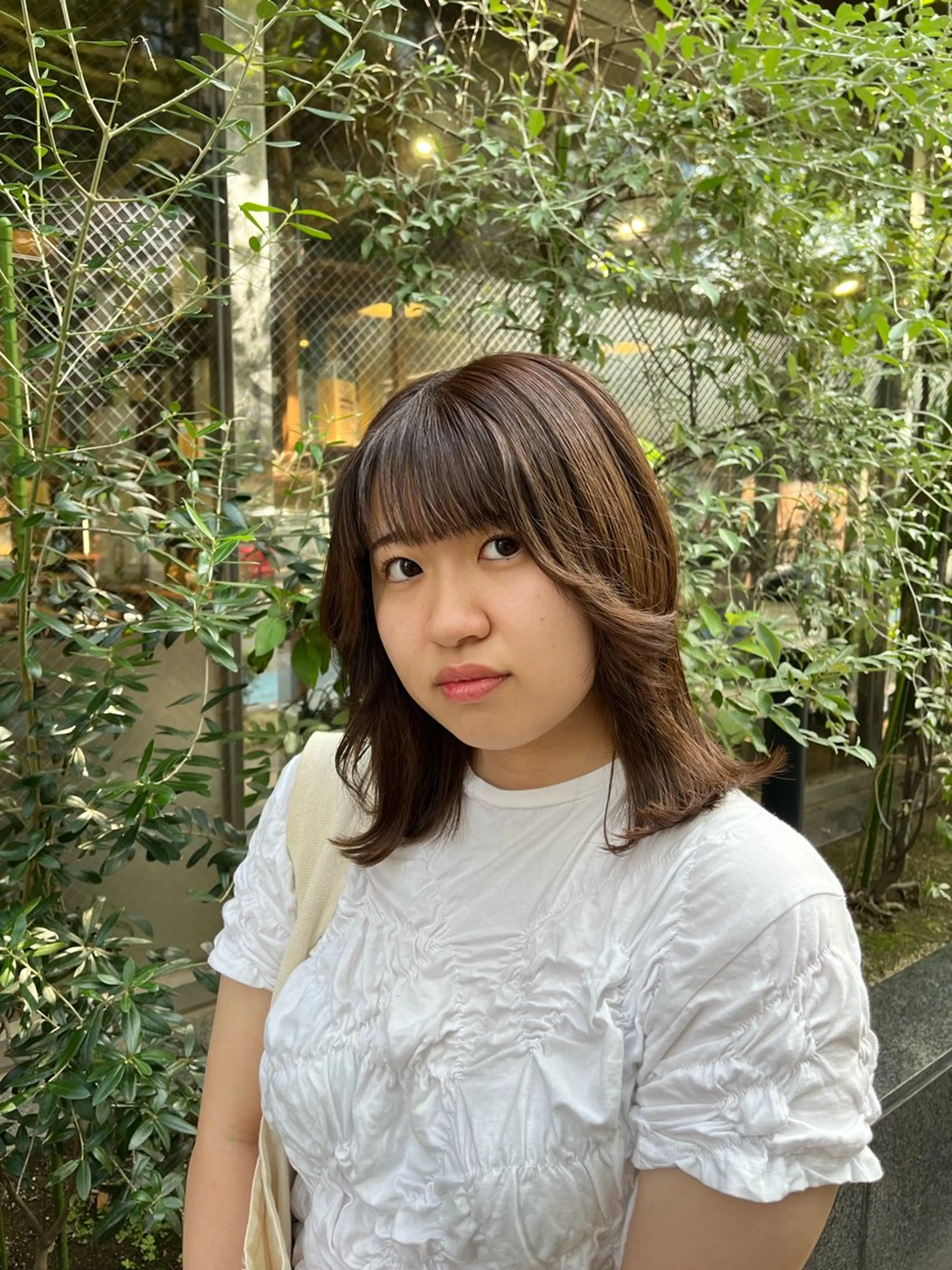 ミディアム 顔まわりレイヤー レイヤーカット カット えんぐちとも／透明感 カラー／博多ボブのヘアスタイル