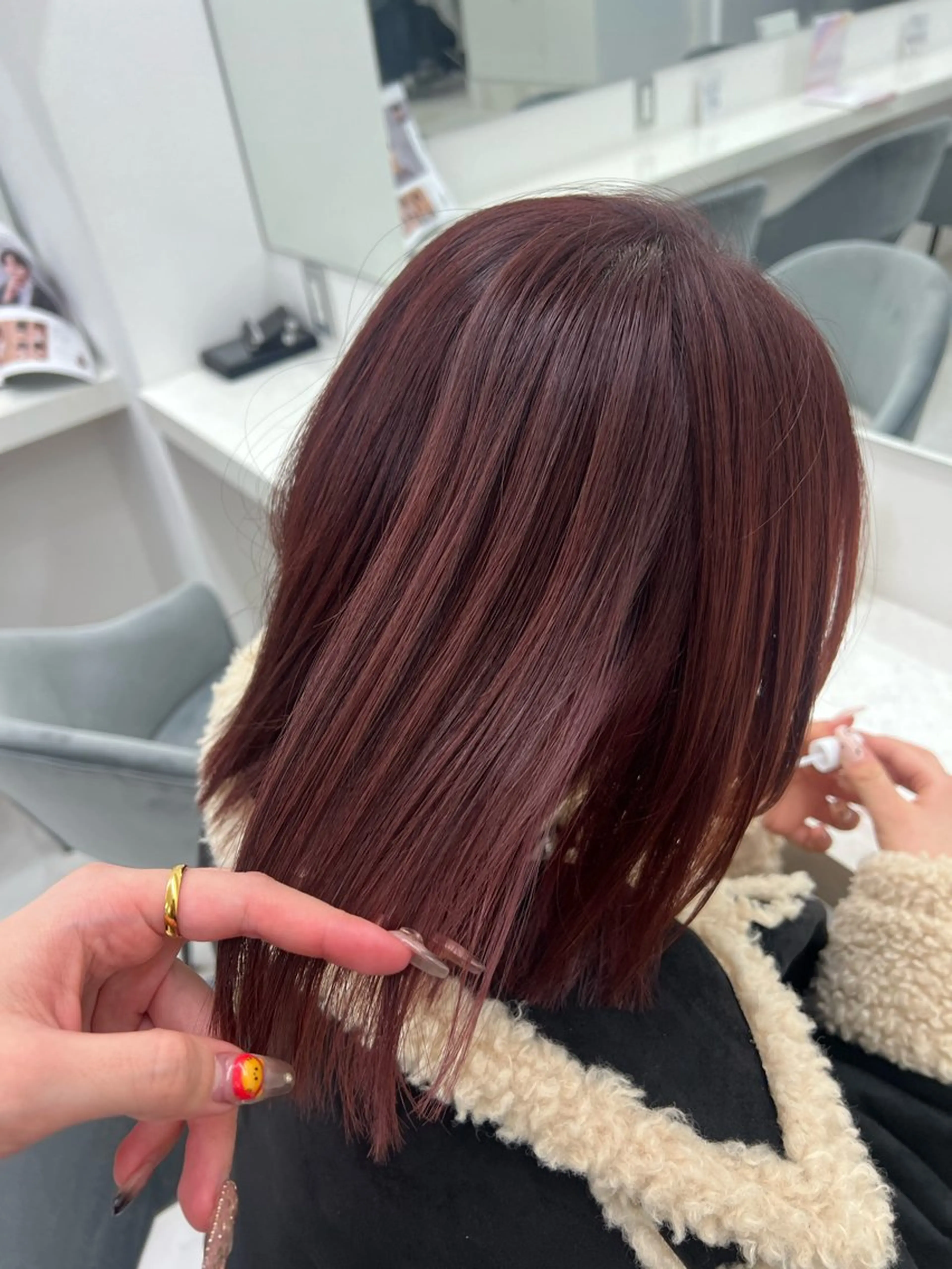 ミディアム リコ ハッシュカット 韓国レイヤーのヘアスタイル