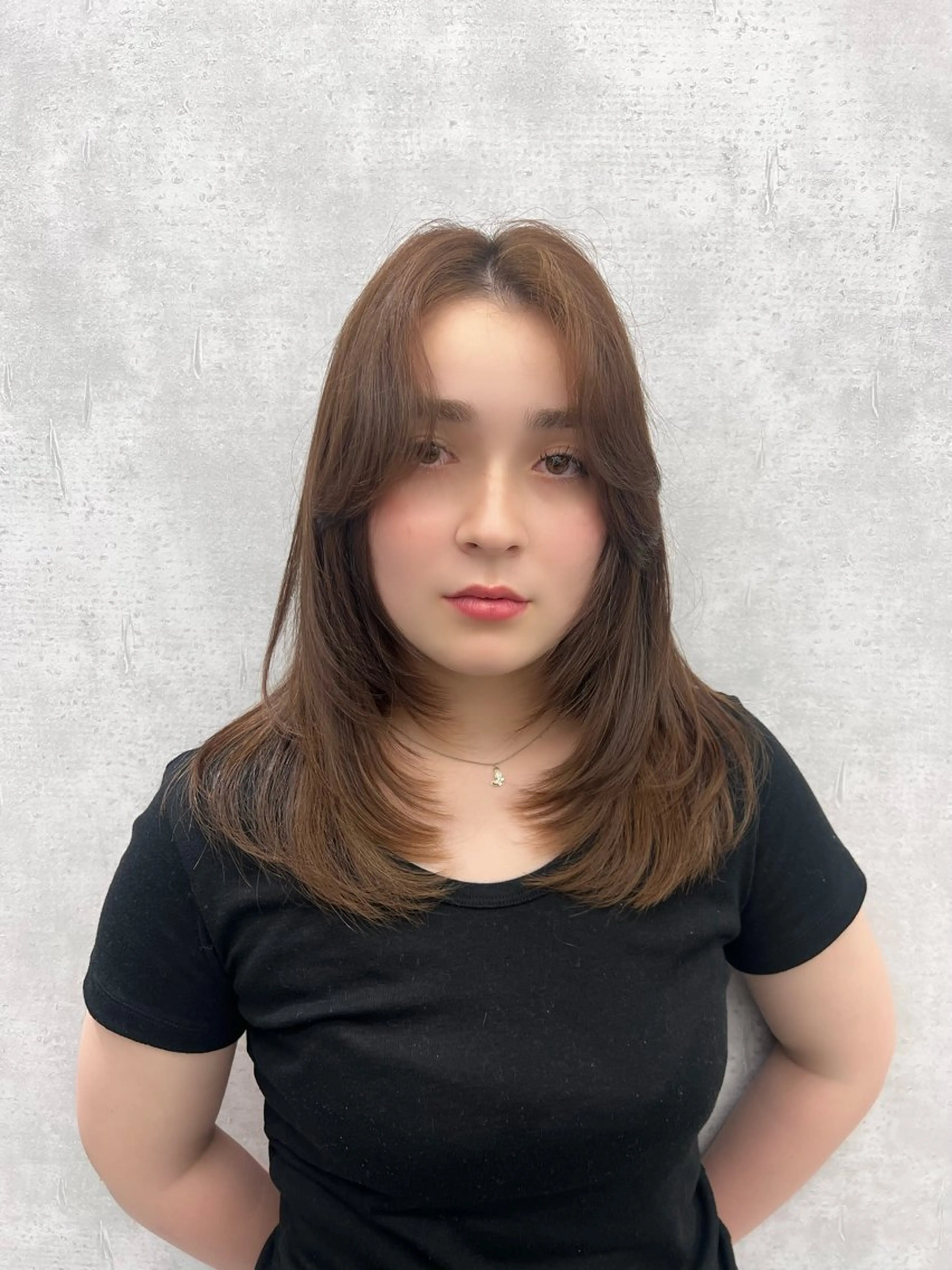 ミディアム カラー ミディアムレイヤー ベージュカラー くびれヘア 顔まわりレイヤー ヨシンモリ レイヤー/艶カラー /韓国ヘア/高松のヘアスタイル