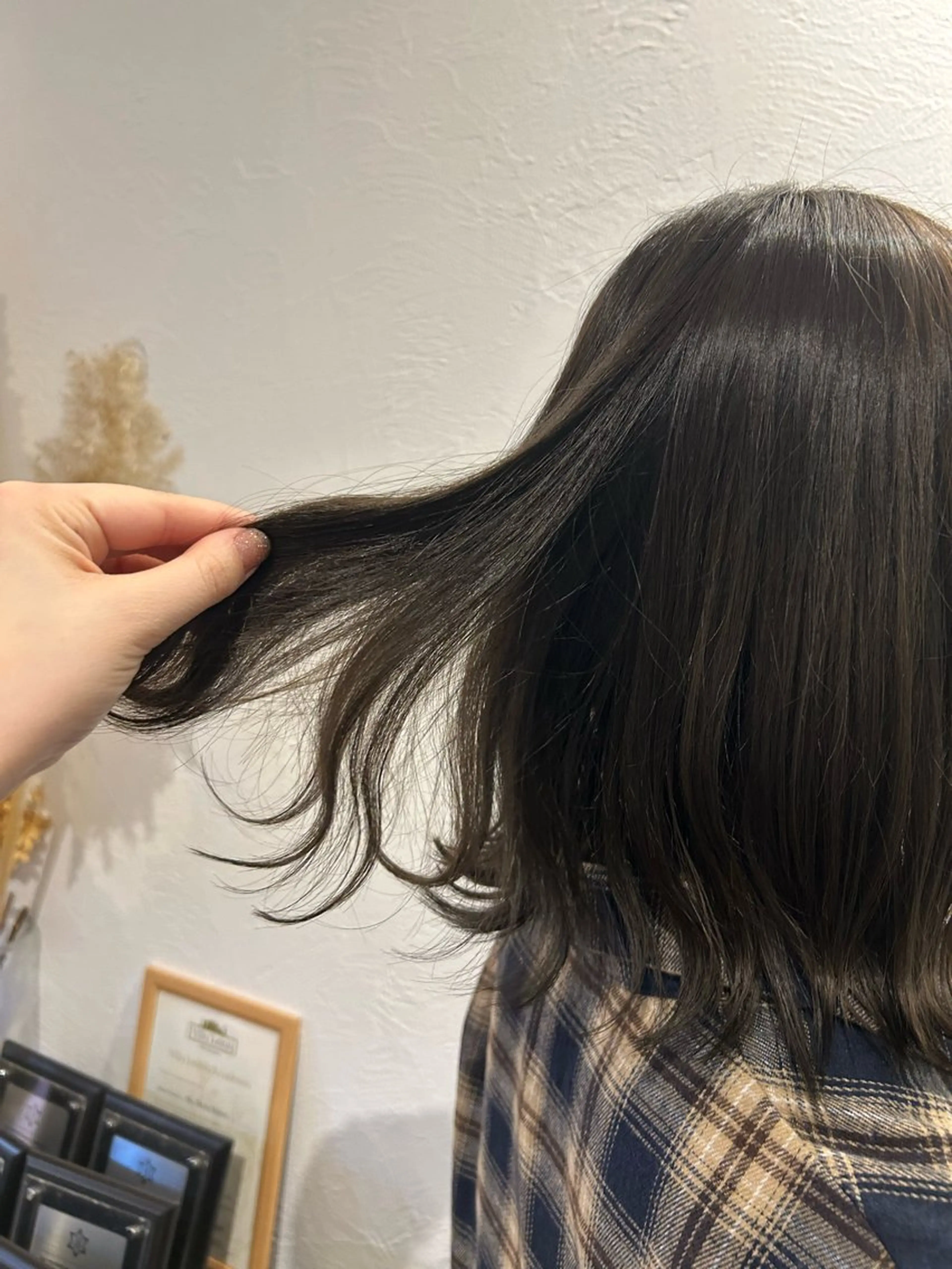 ミディアム カラー ベージュカラー オリーブベージュ ヘアカラー 井上 夏乃葉のヘアスタイル