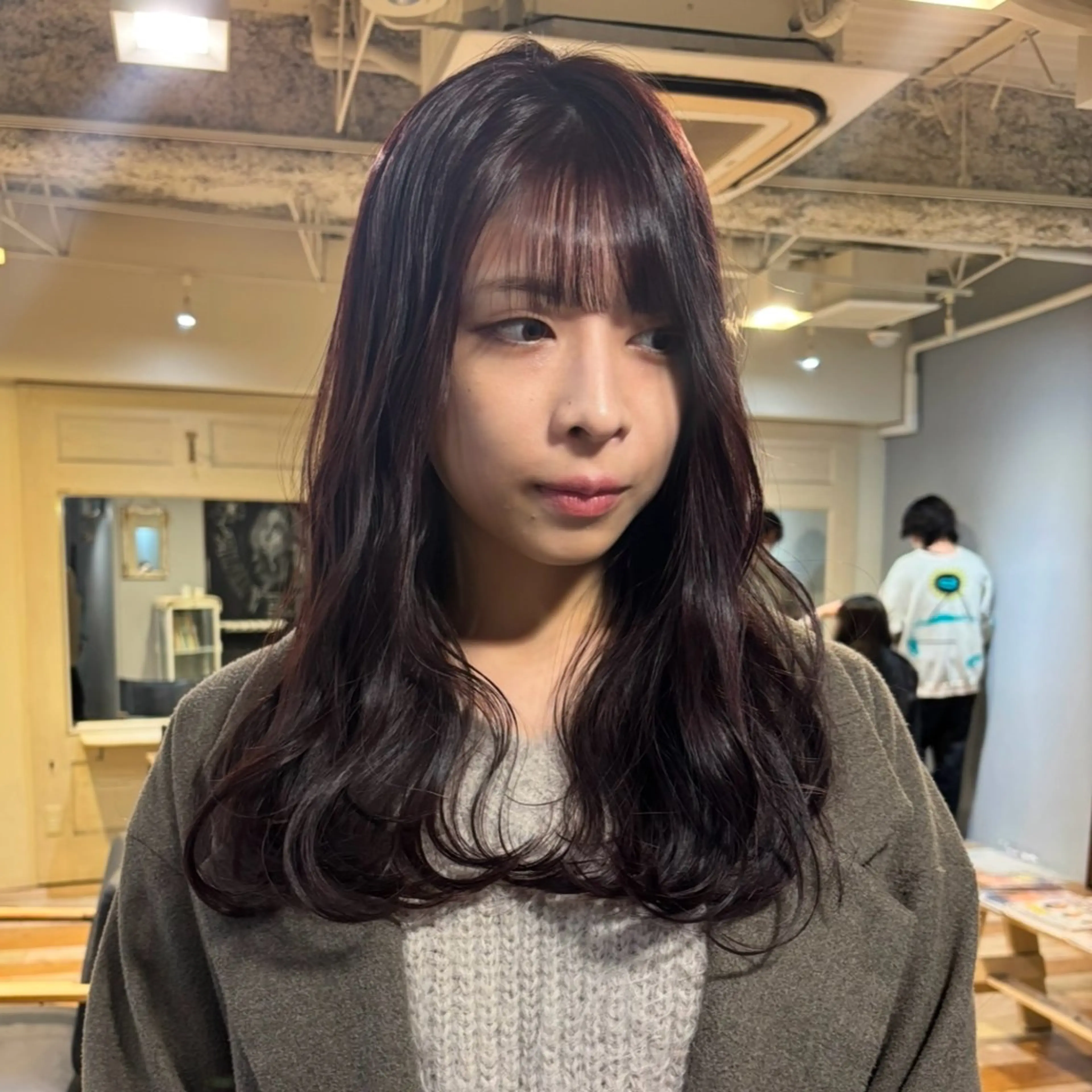 ミディアム カラー カシス ピンクカラー レイヤーカット ローレイヤー ブリーチなしベージュ カラー✨Takeのヘアスタイル