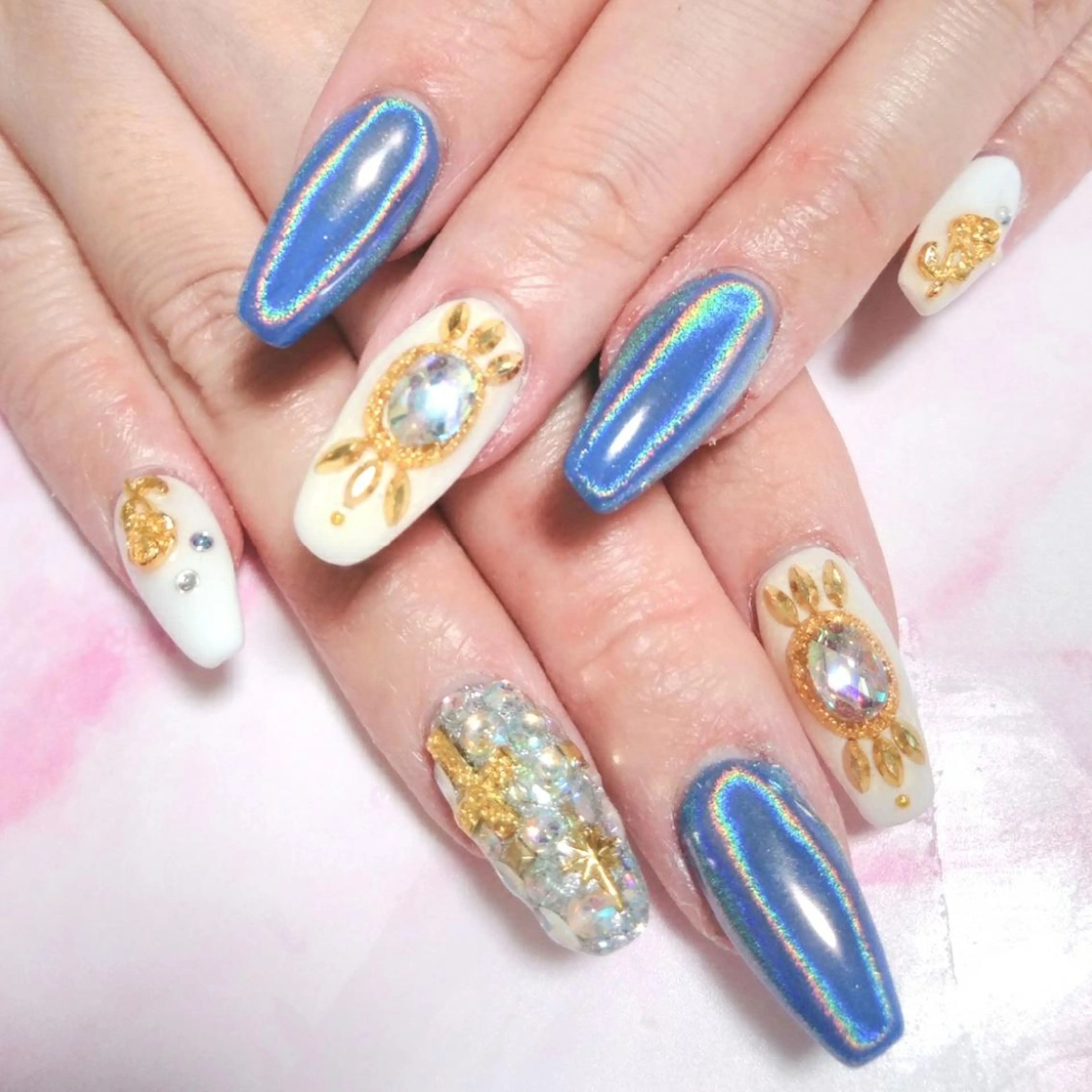 ネイル エステとネイル ローズコンフォートのネイルデザイン