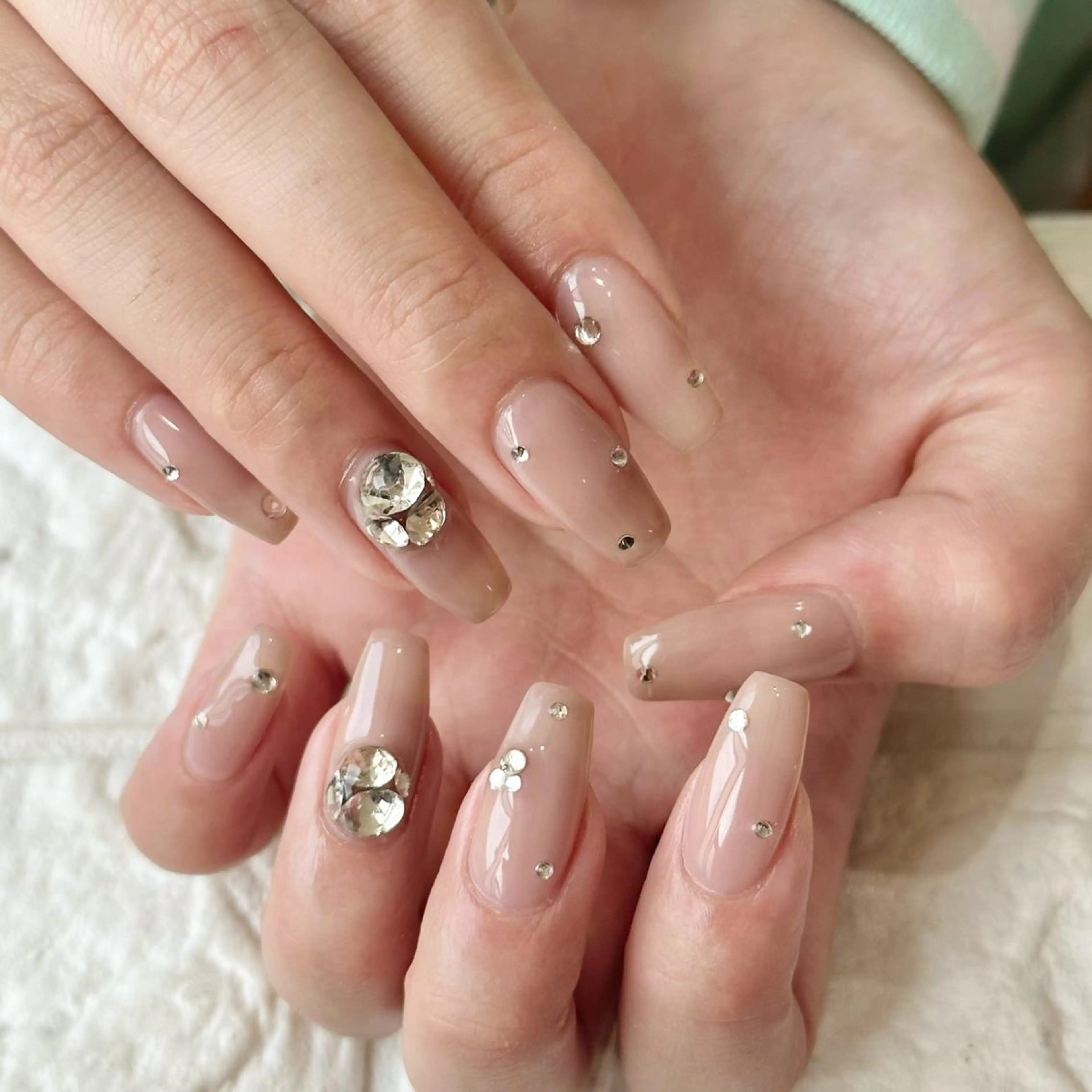 ネイル ワンカラーネイル ストーンネイル ハンドネイル Largo ラルゴのネイルデザイン