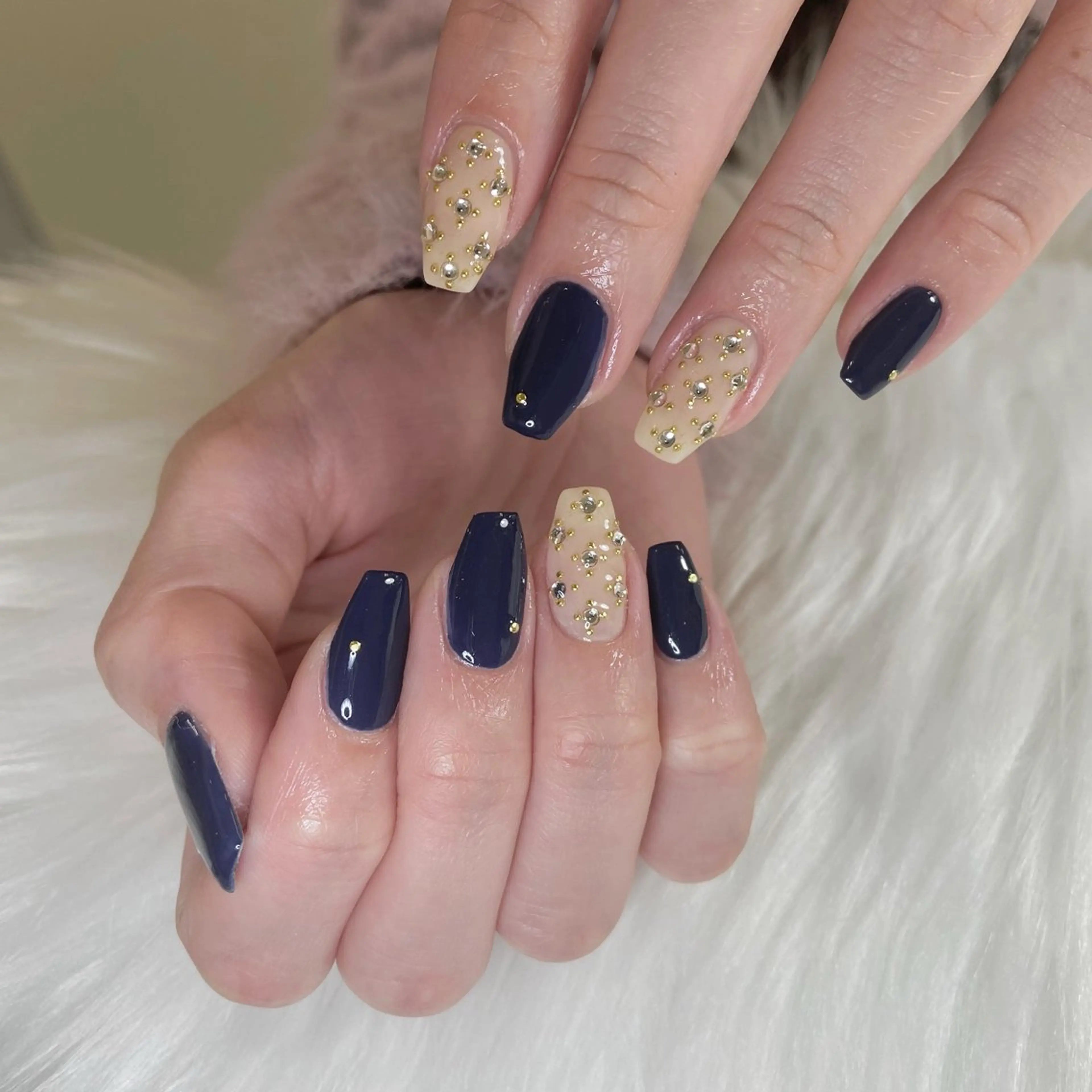 ネイル アートネイル ガーリー キラキラネイル 韓国ネイル マグネットネイル Kanako 💫のネイルデザイン