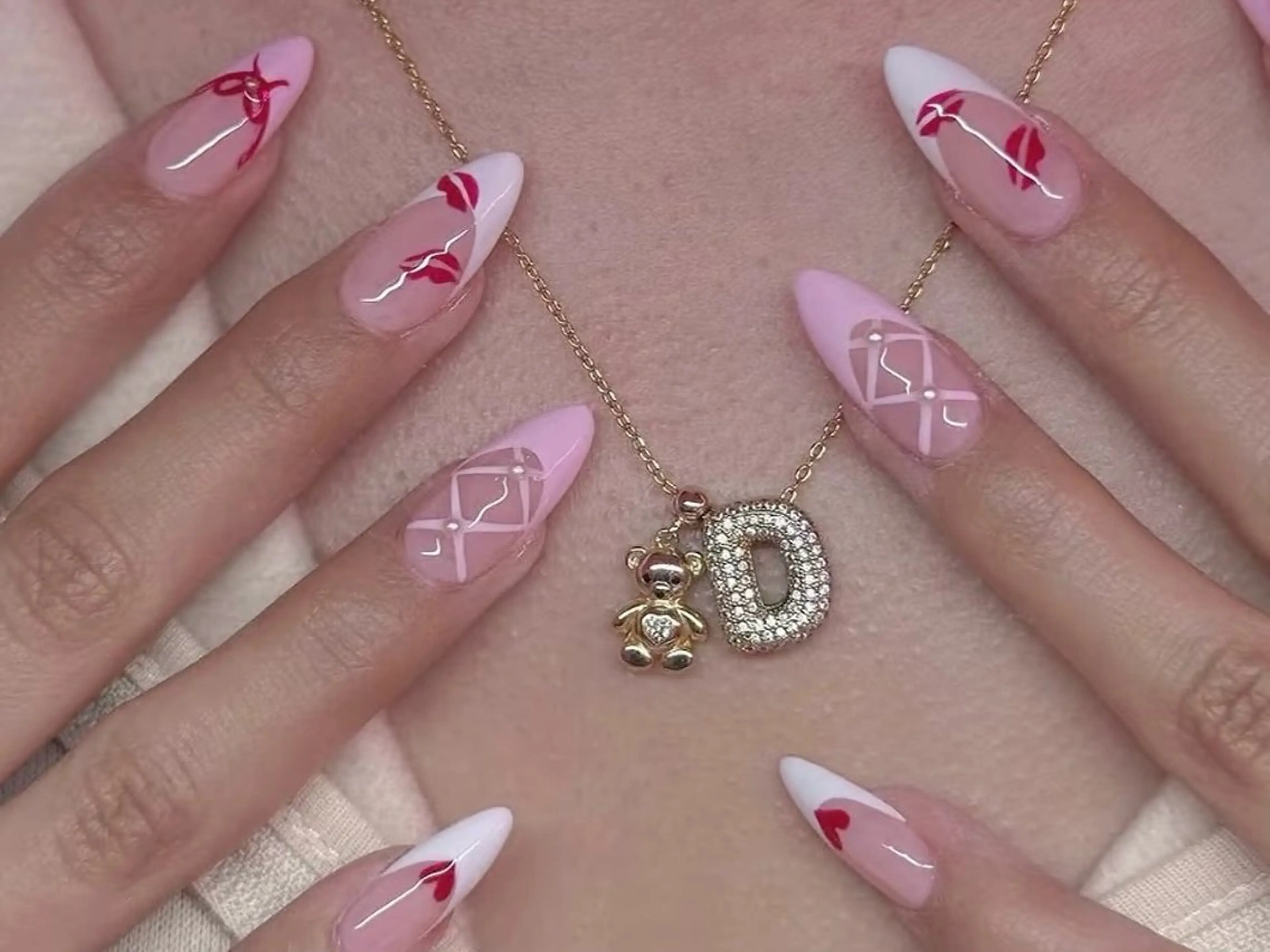 ネイル アートネイル オーロラネイル クリアネイル 長さ出し フレンチネイル ハンドネイル ハンドケア More Glam渋谷店のネイルデザイン