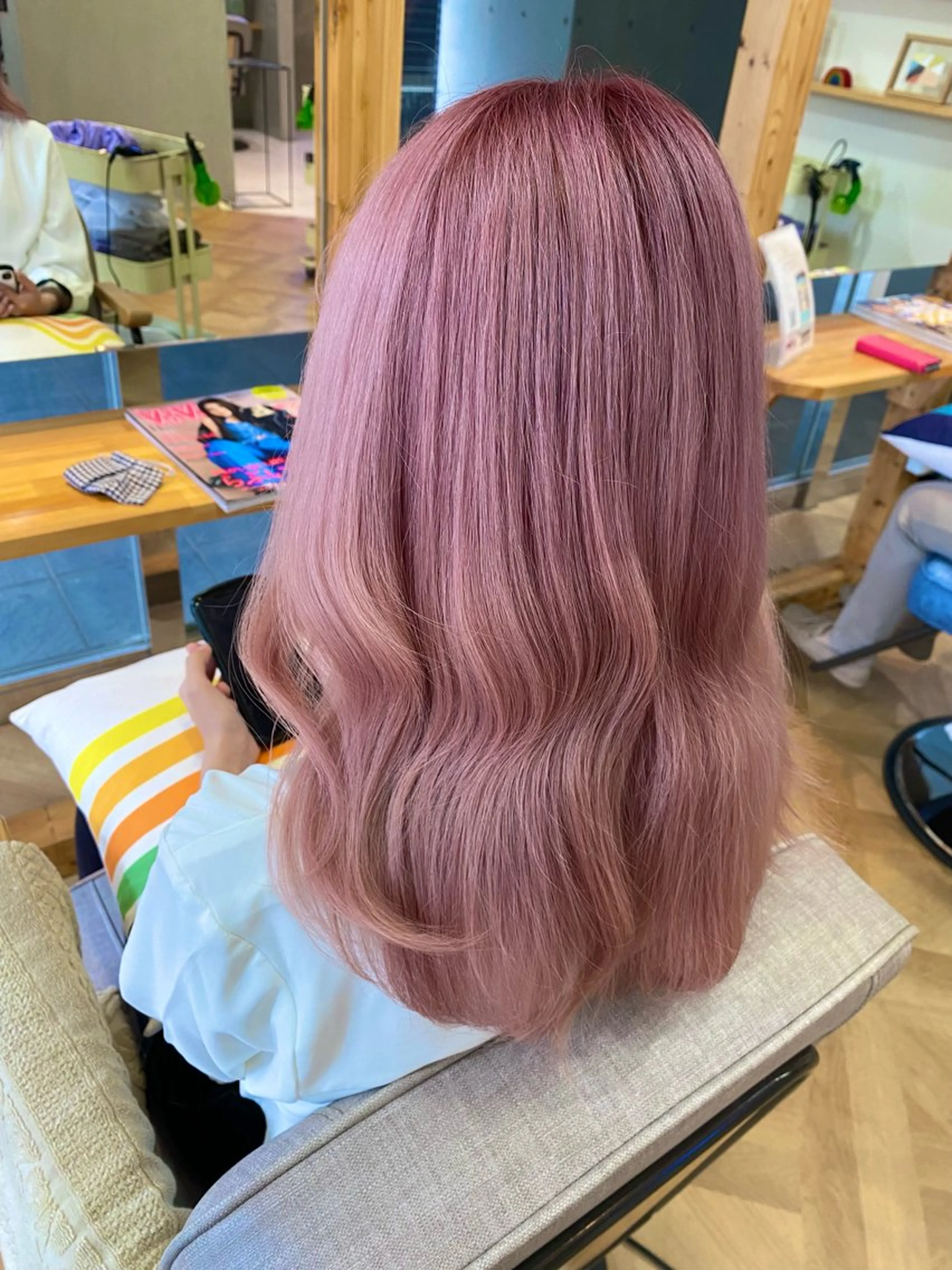 ミディアム カラー シールエクステ 🪽CHIAKIのヘアスタイル