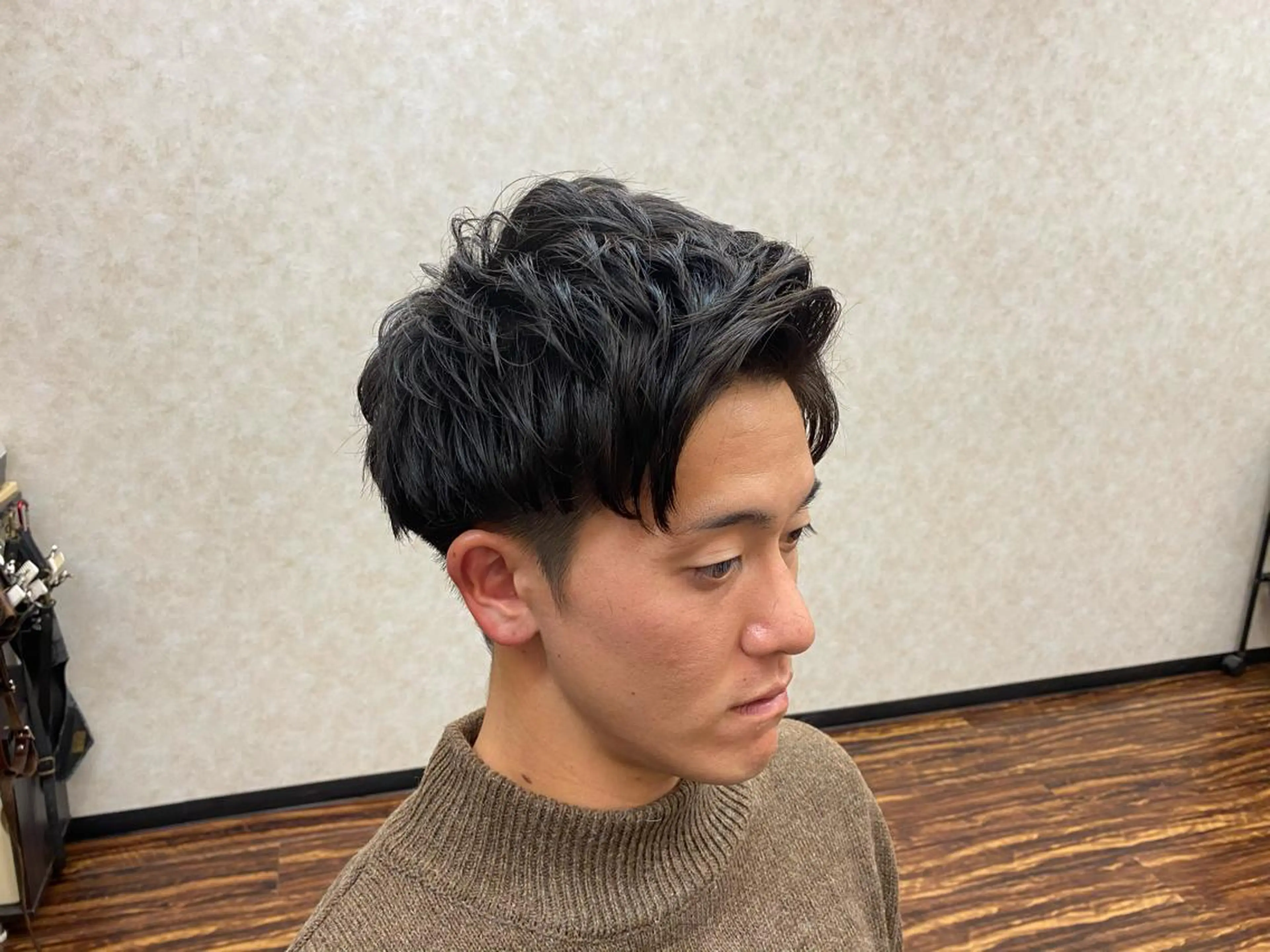 ショート メンズ アップバング メンズパーマ 刈り上げ 山口 拓己のヘアスタイル