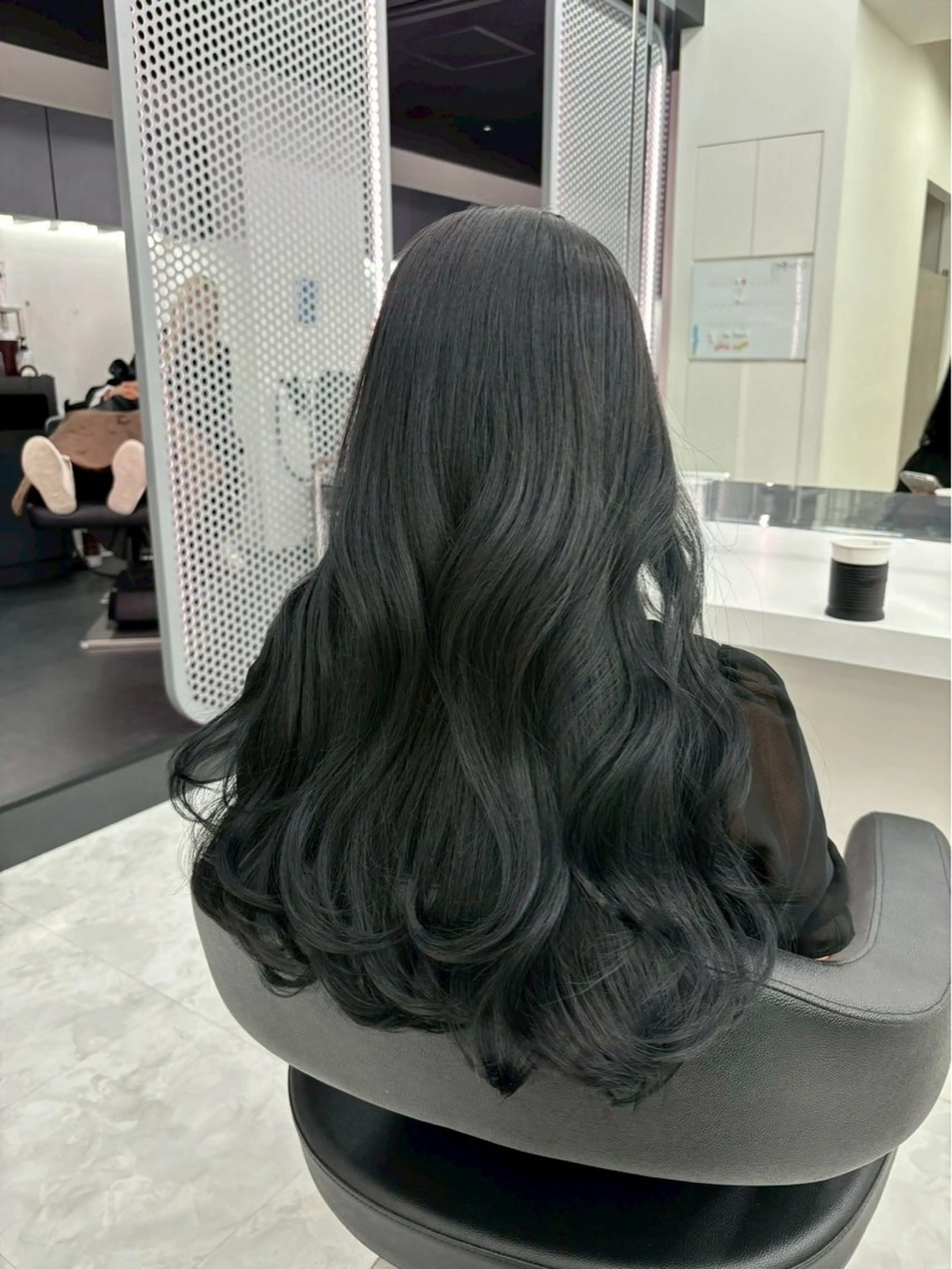 ロング カラー ヘアアレンジ カット ヘアカラー トリートメント ヘアセット 韓国ヘア/赤み消し /大人透明感🫧のヘアスタイル