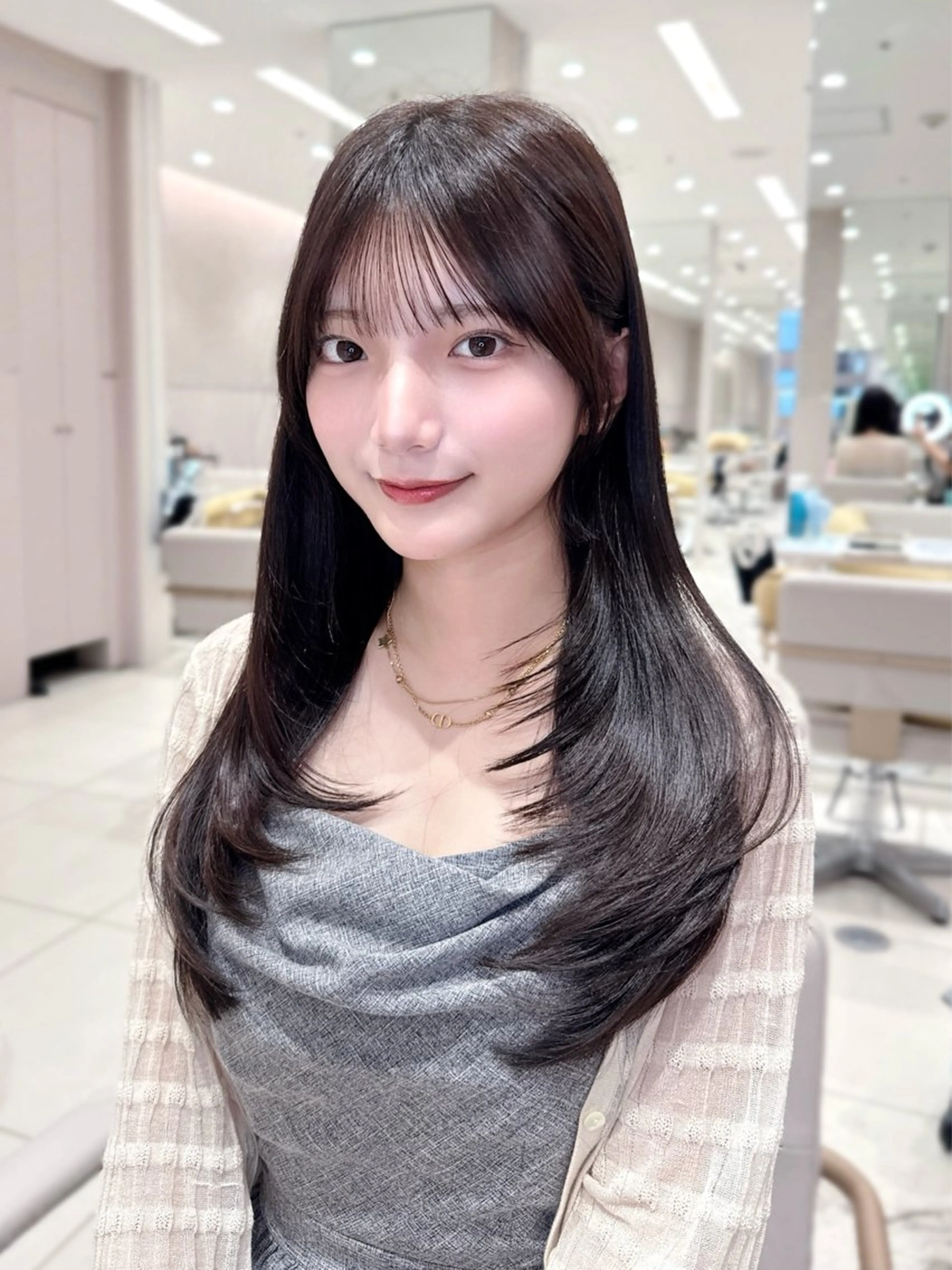 ミディアム カラー カット ヘアカラー トリートメント ヘッドスパ ヘアセット 韓国ヘア/レイヤー/ 顔まわり/りょーとのヘアスタイル