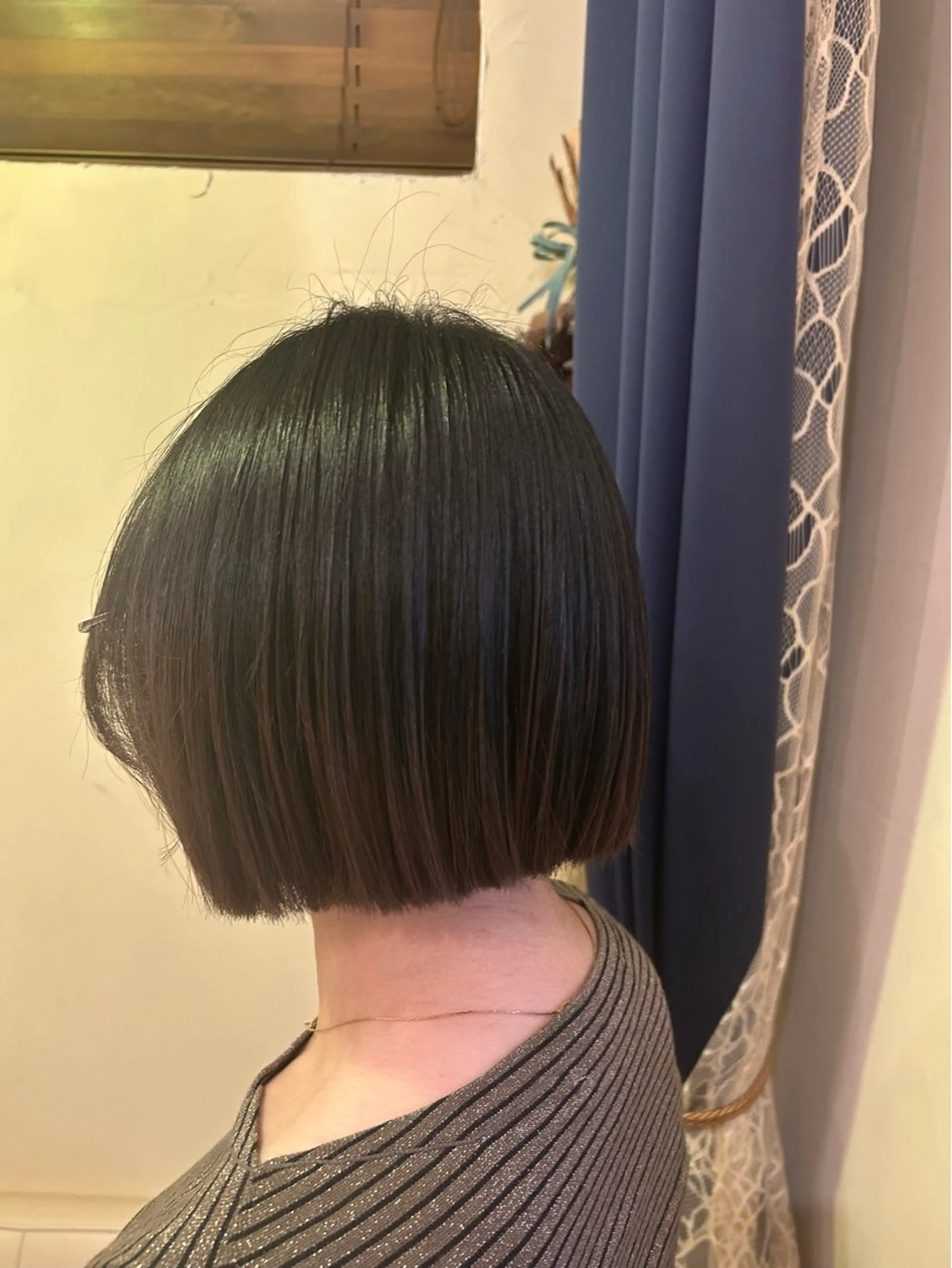 ミディアム ボブ Chisato /Regolithのヘアスタイル