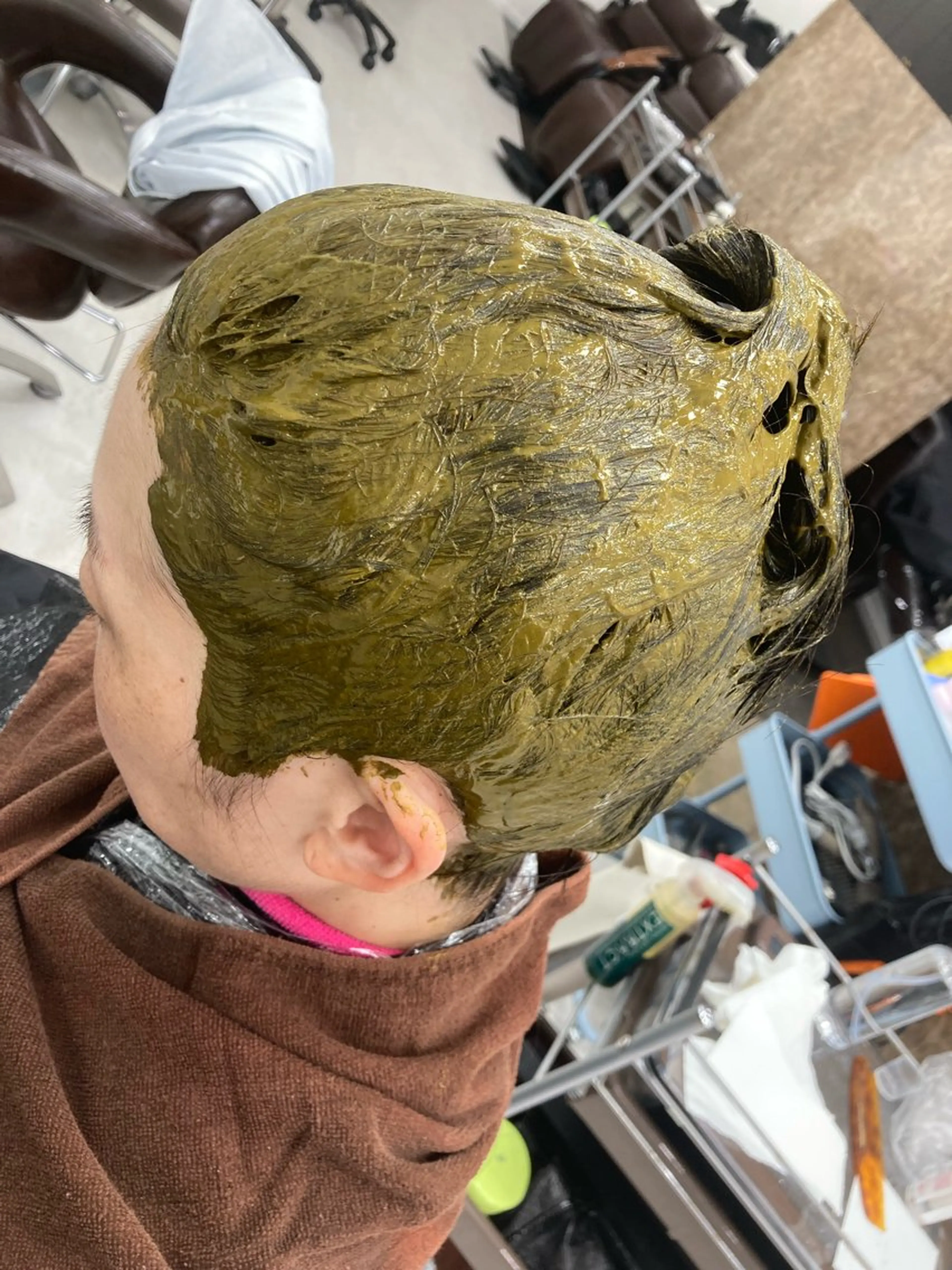 ヘナ塗布してご自宅で流して頂くメニュー（リタッチのみの料金となります）の写真