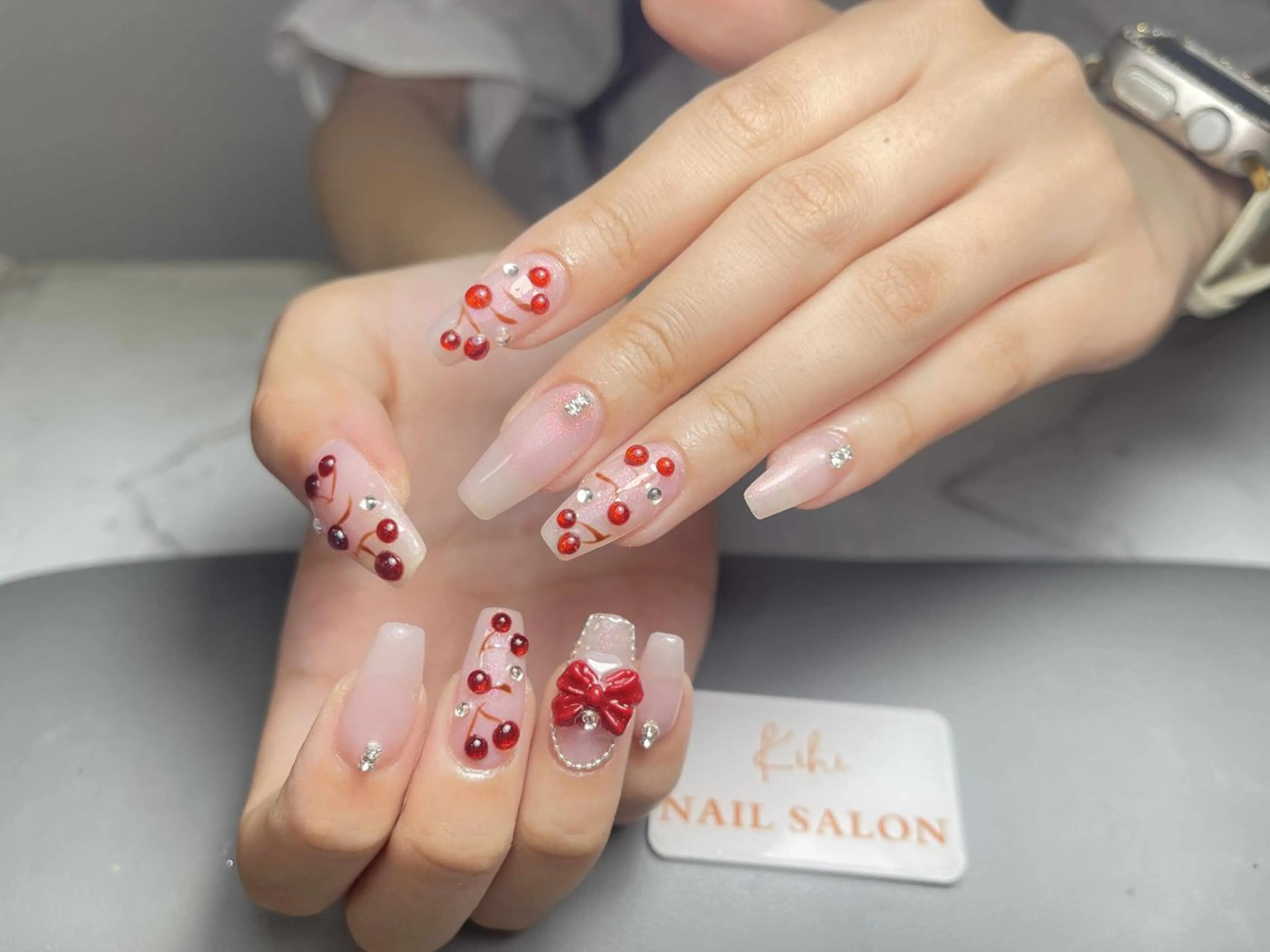 ネイル アートネイル フレンチネイル ジェルネイル グラデーション 韓国ネイル ハンドネイル ハンドケア さくら💮💮 【オフ無料】のネイルデザイン