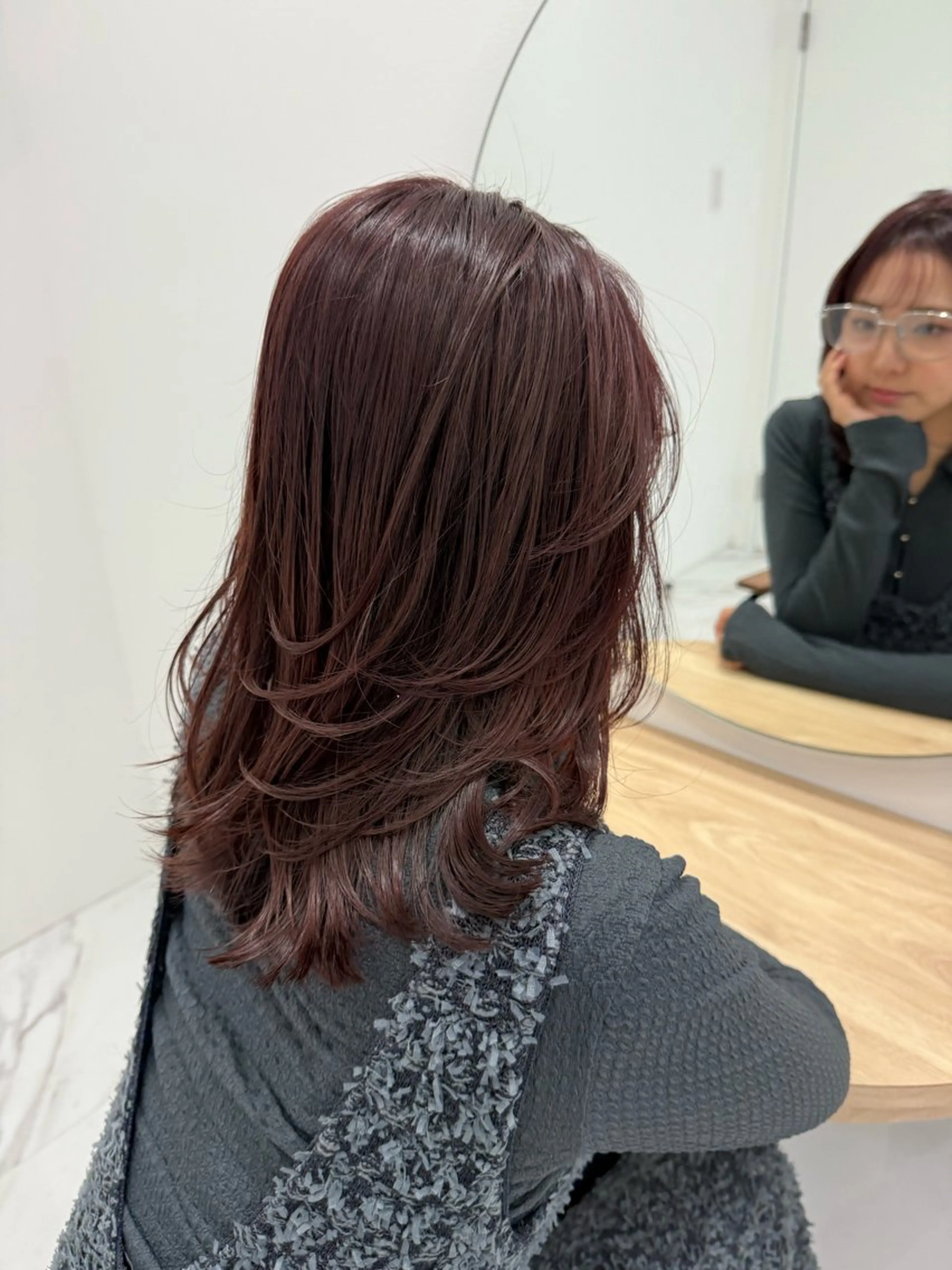 ミディアム カラー 髪質改善 レイヤーカット カット ヘアカラー 柔らかレイヤー× 透け感カラー/SUのヘアスタイル