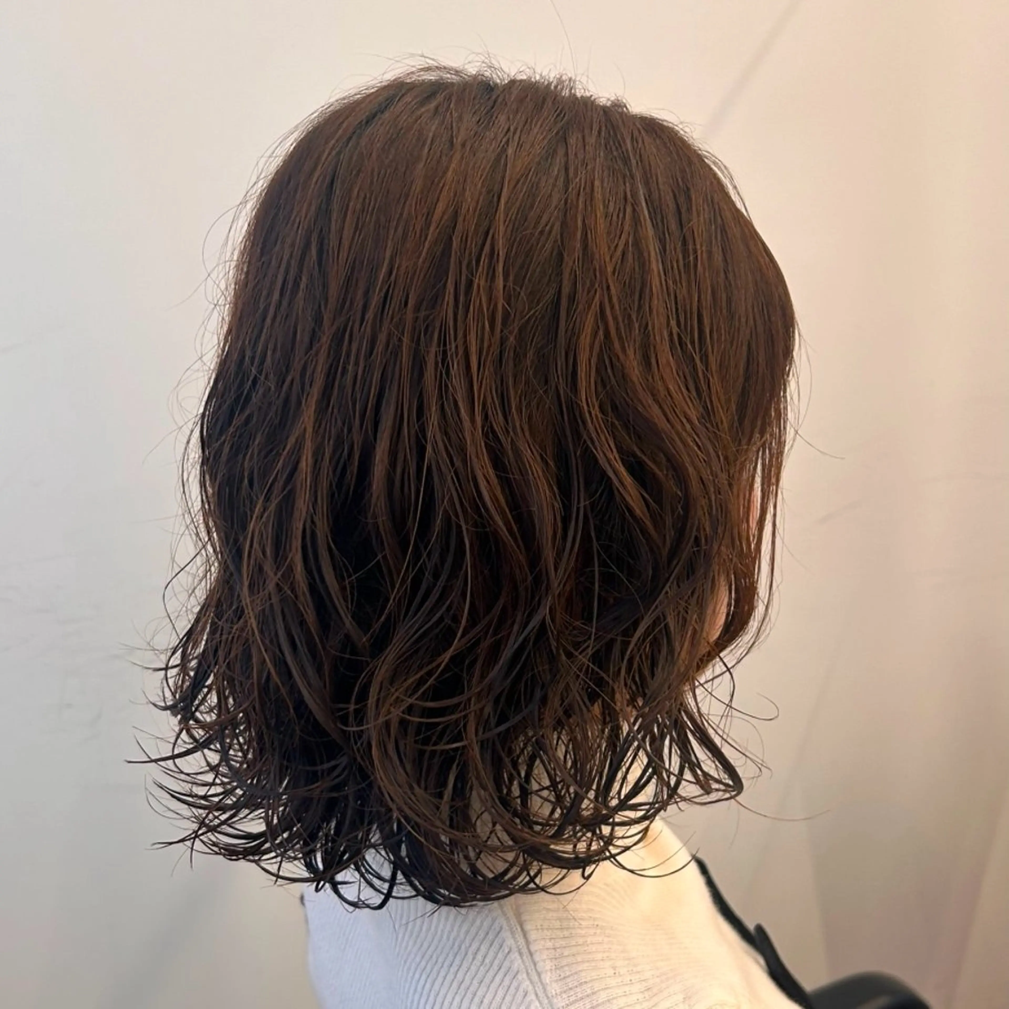 セミロング パーマ セミロングパーマ Momo/海外ヘア /レイヤー/艶カラーのヘアスタイル