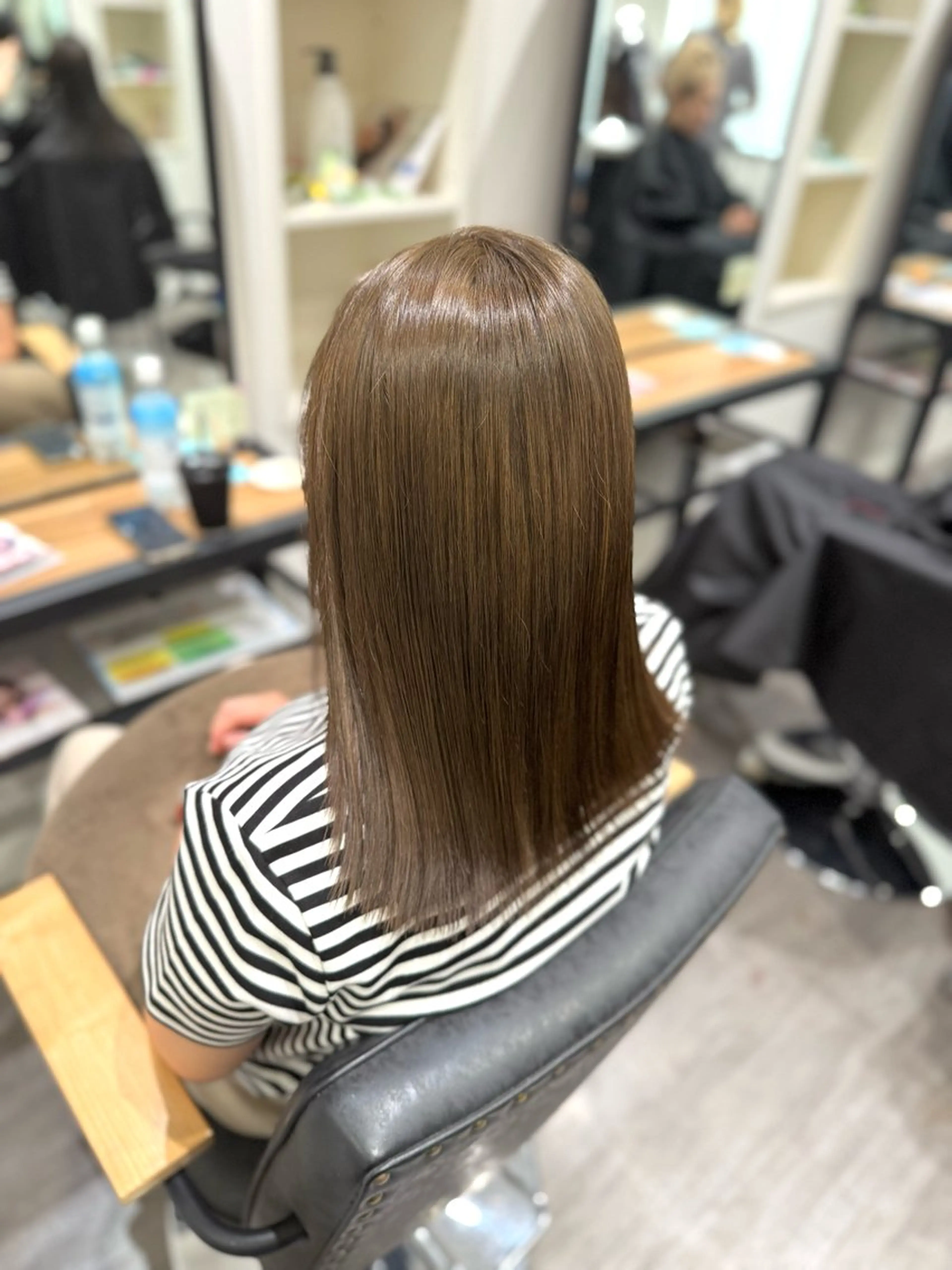 セミロング カラー ベージュカラー ブリーチ ヘーゼル ブリーチなしカラー ヘアカラー cocotte🫧 絹村 琴美のヘアスタイル