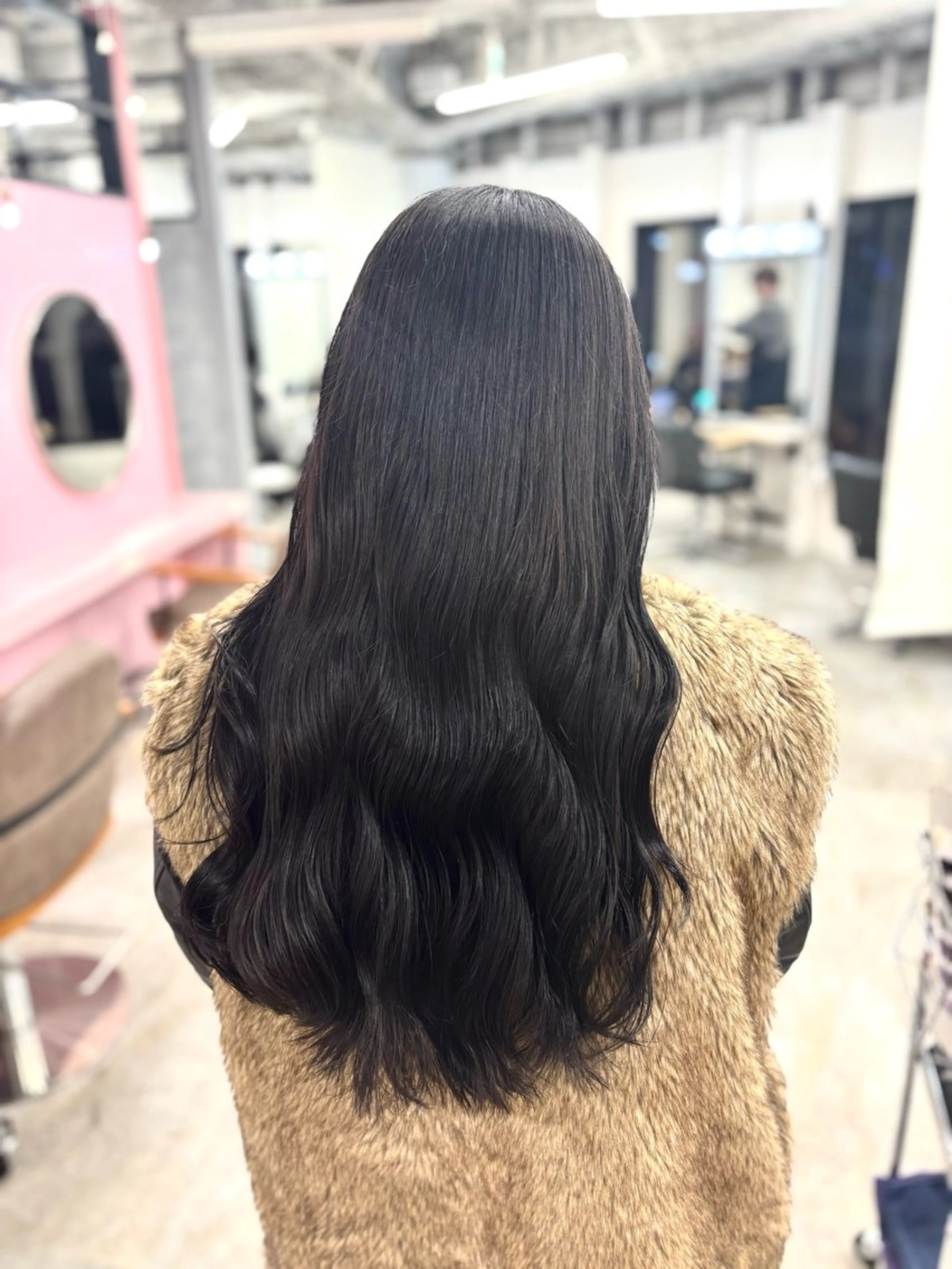 ロング カラー アディクシーカラー ブリーチ 透明感カラー カット ヘアカラー 肌に馴染む暗髪 梅田・増田のヘアスタイル