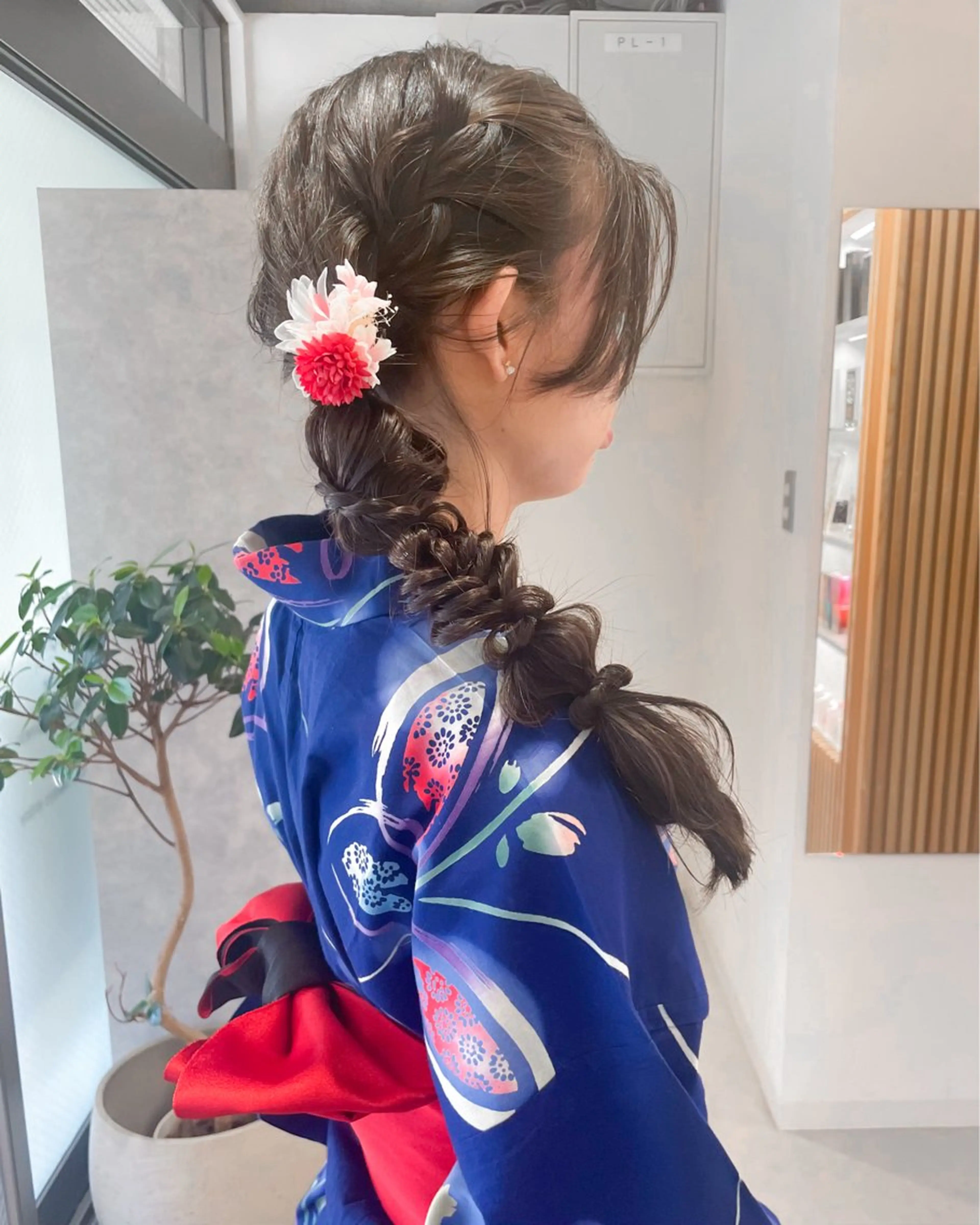 ロング ヘアアレンジ 浴衣 ダブルカラー,透け カラーHINARIのヘアスタイル