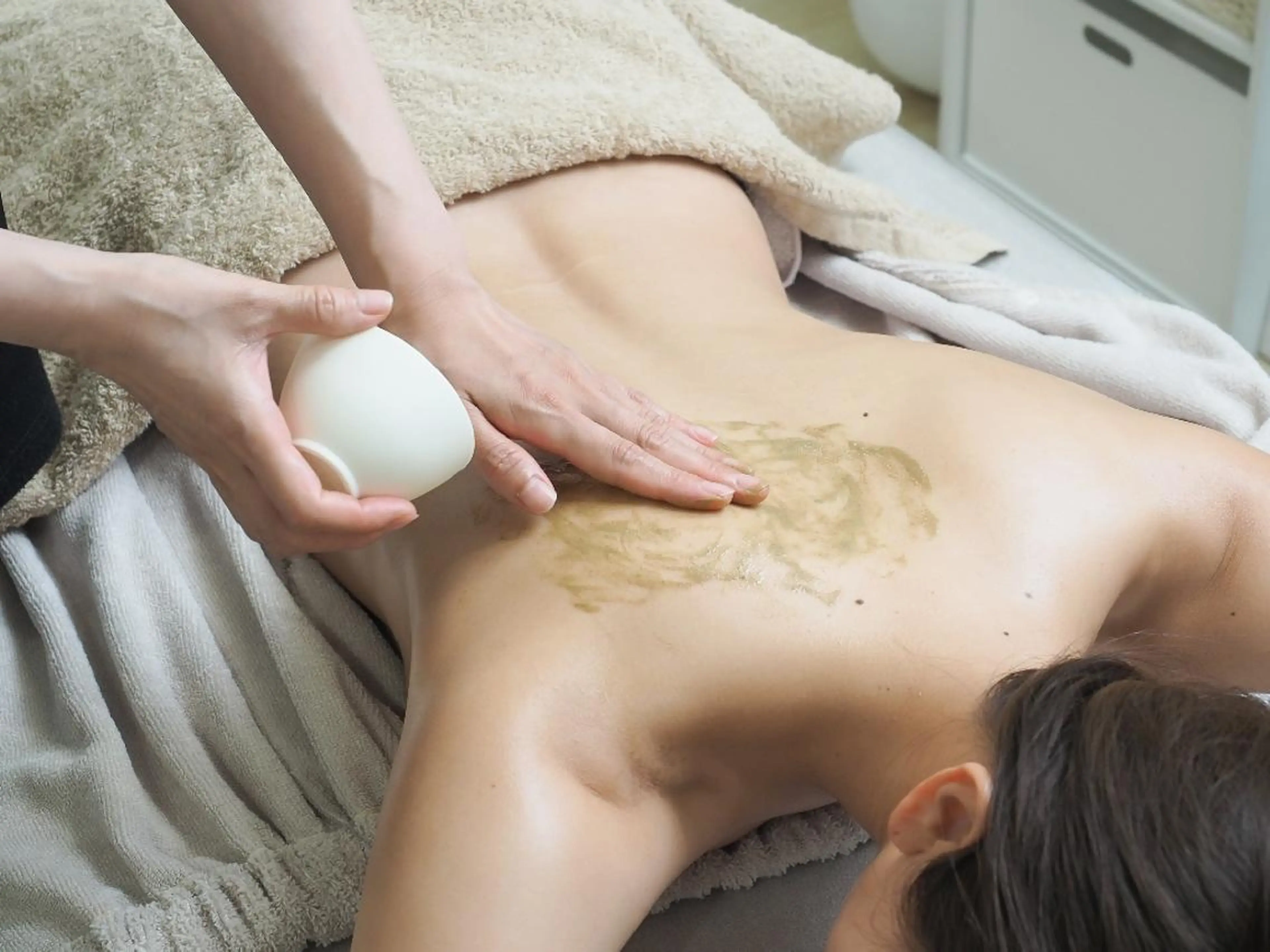 新規◎背中ハーフハーブピーリング　60分¥22,000→¥13,200の写真