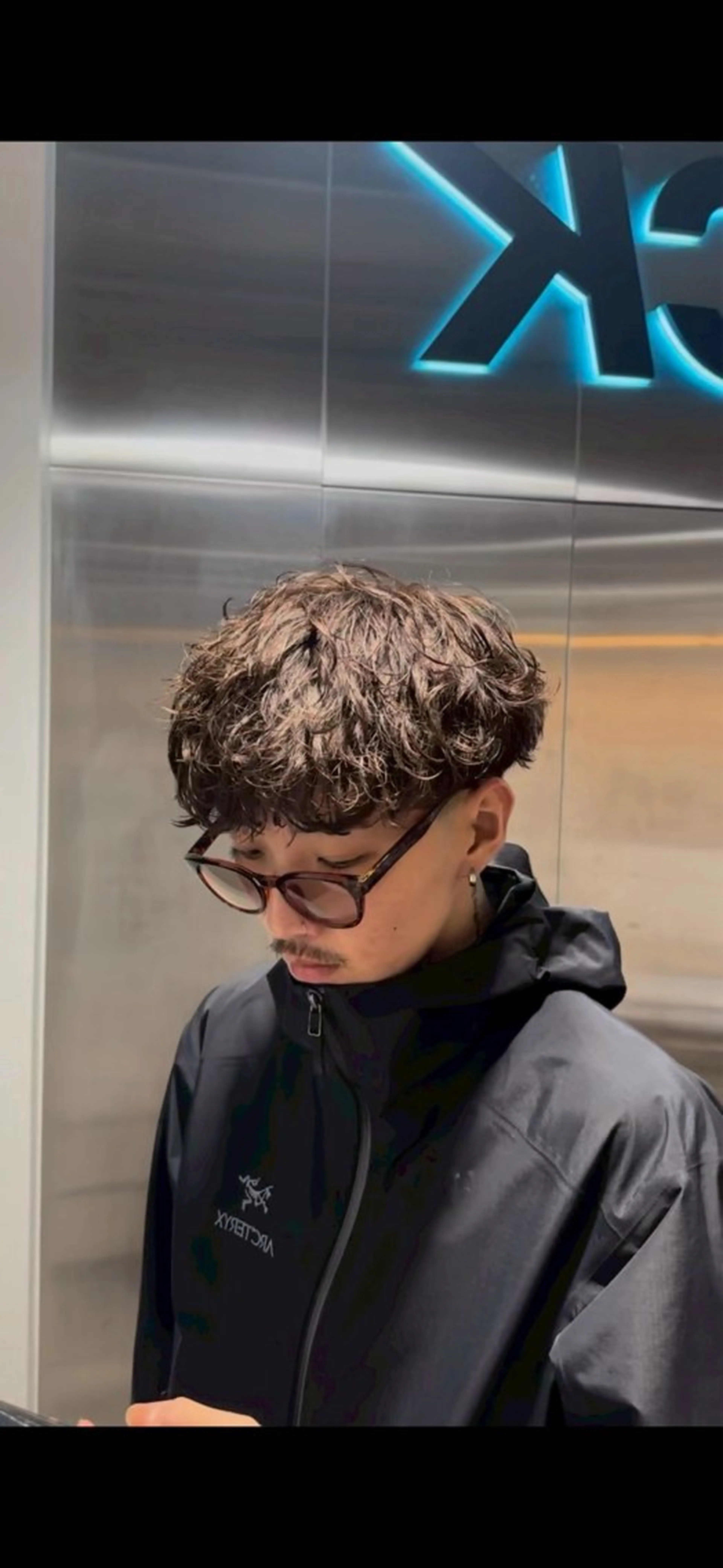 ショート カラー パーマ ヘアアレンジ メンズ キッズ アップバング センターパート メンズハイライト マッシュ メンズパーマ 福田 朝輝のヘアスタイル