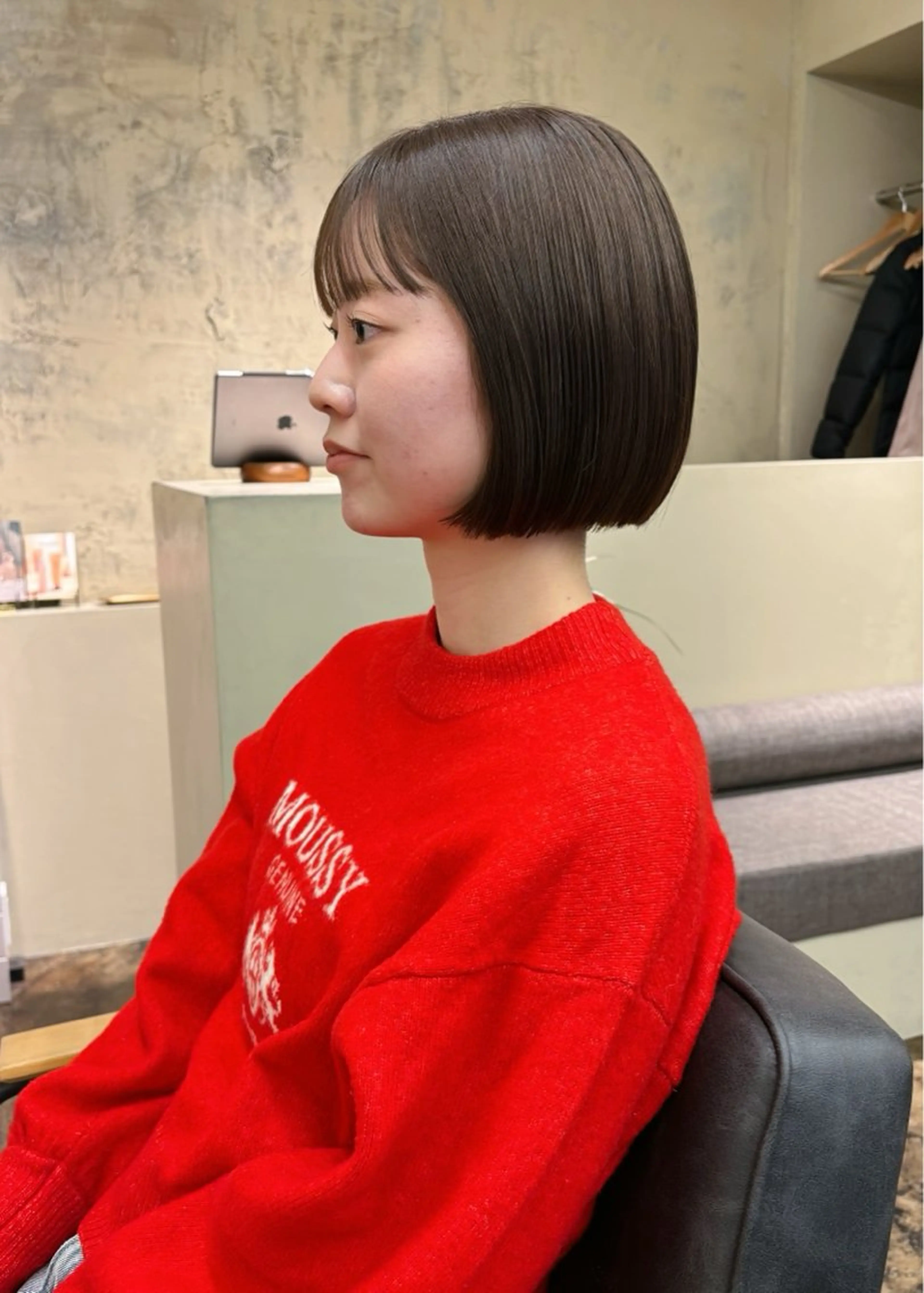 ショート カラー 切りっぱなしボブ グレージュ オリーブカラー オリーブグレージュ オリーブグレー カット 西山 紗耶香🪽 透明感カラー/ボブのヘアスタイル