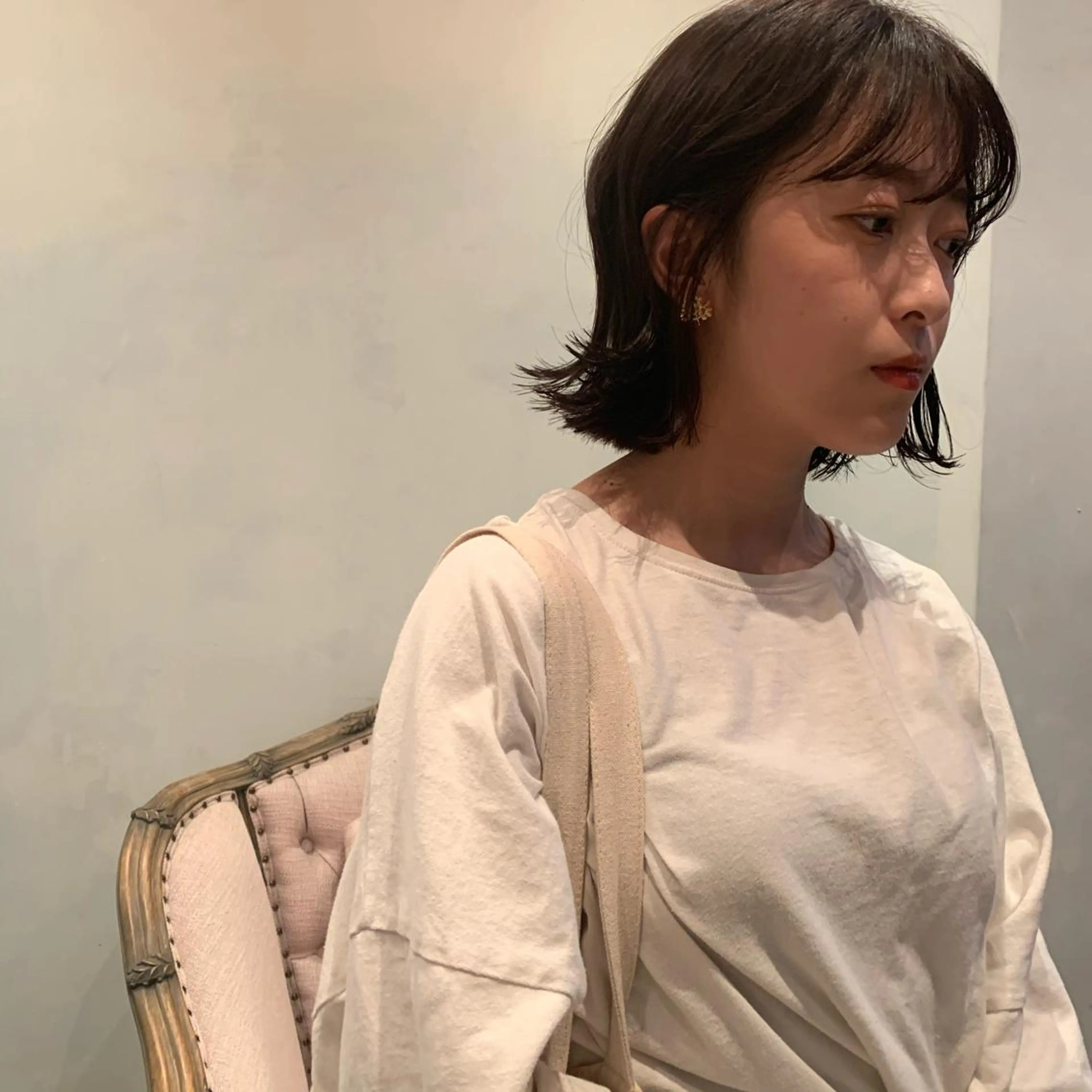 ショート ヘアカラー トリートメント SAKINO． ベージュカラーのヘアスタイル