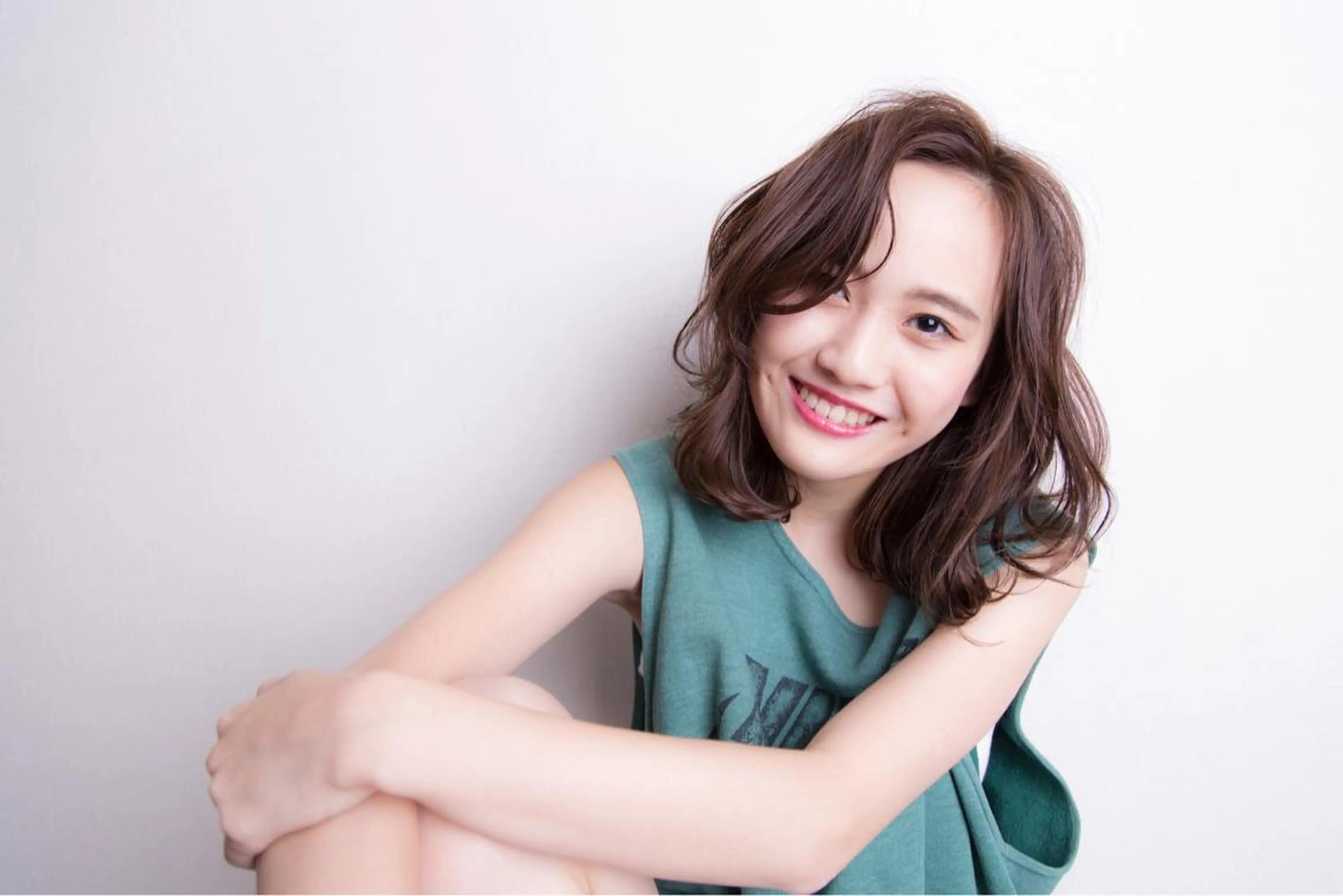 ミディアム カラー ブリーチ 透明感カラー グレージュ ブリーチなしカラー オリーブグレージュ toiro by lien hair atelier所属・池田 真由美のヘアスタイル