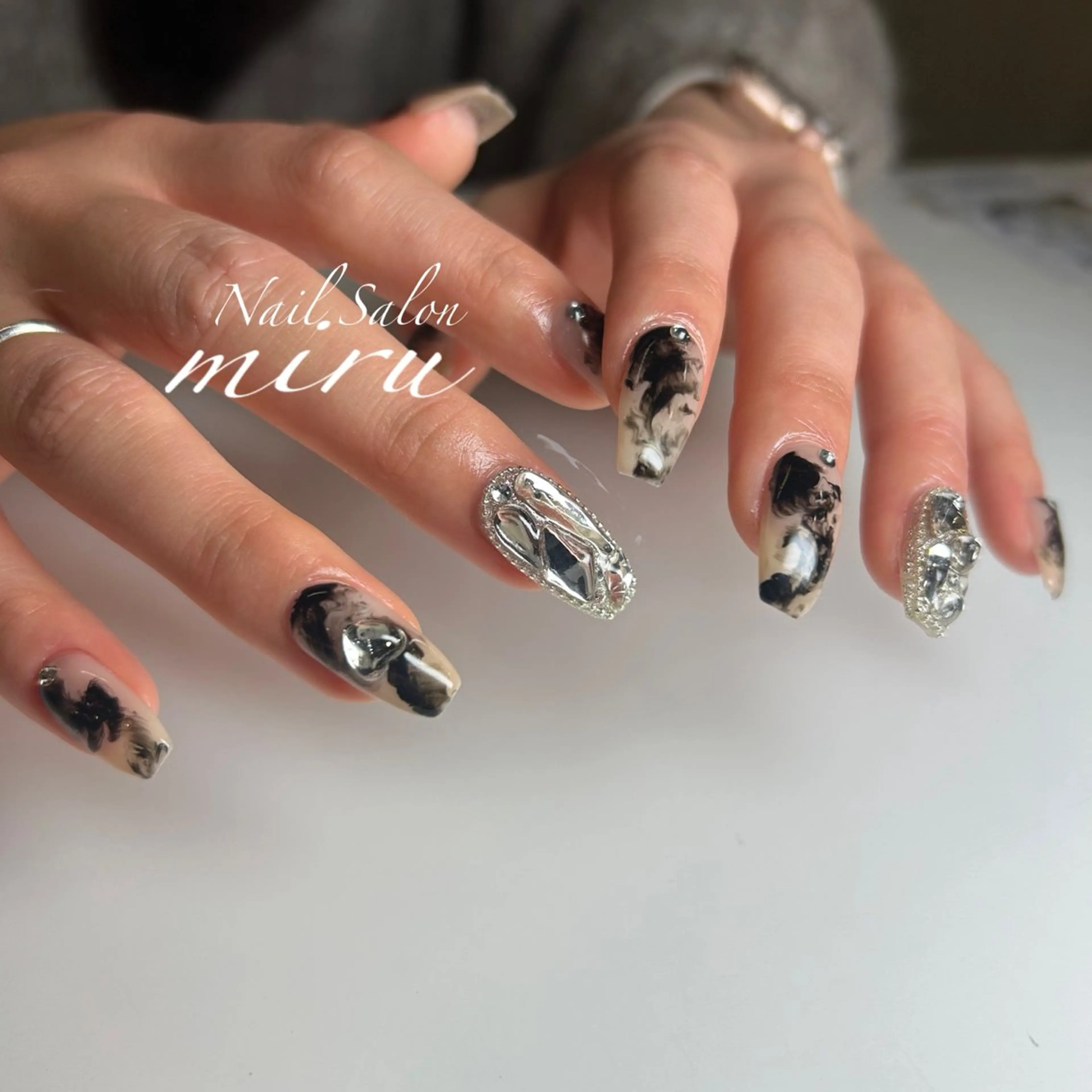 ネイル ハンドネイル 恒川 みなみのネイルデザイン