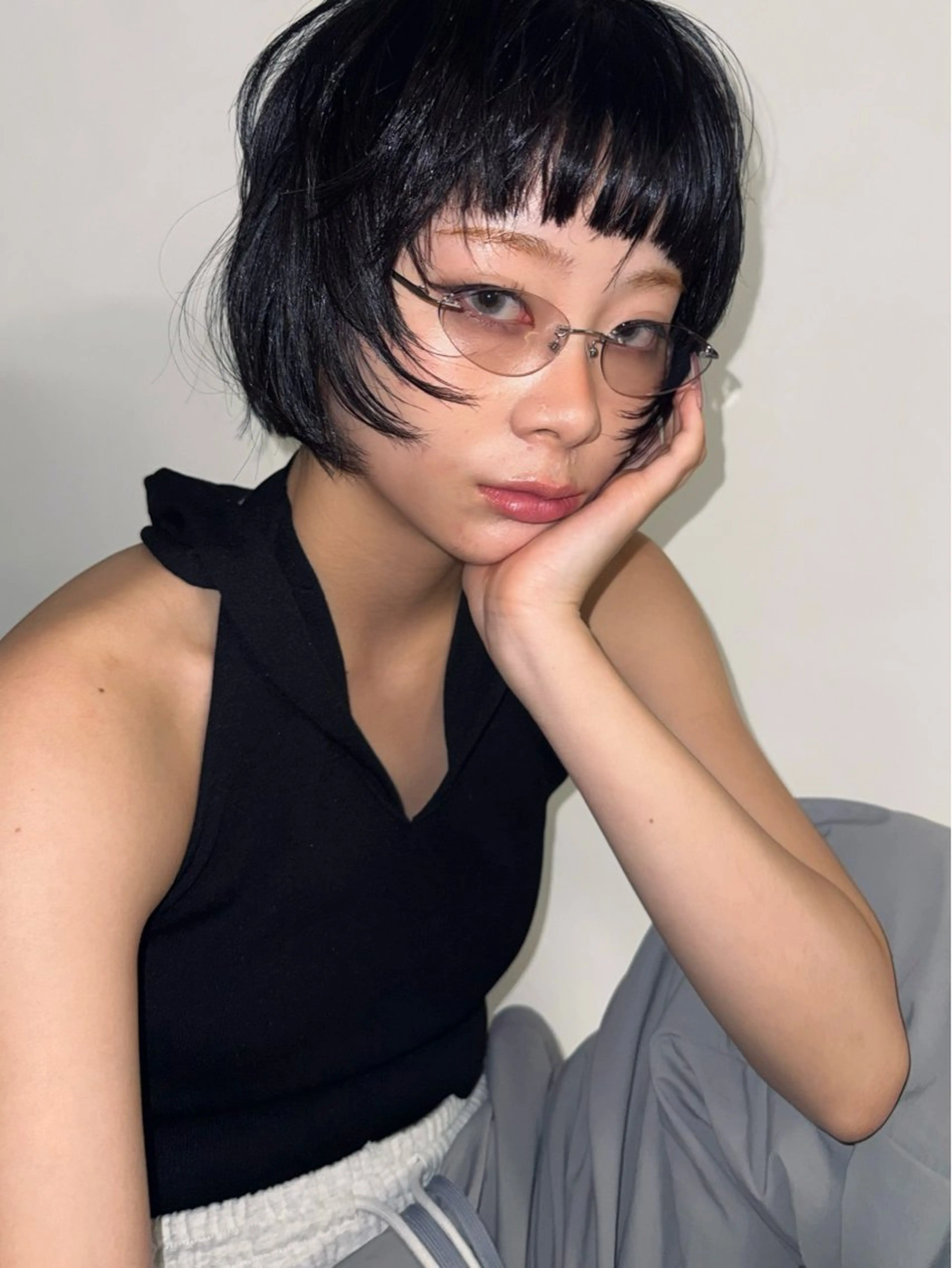 ショート カラー 峠原 菜緒のヘアスタイル