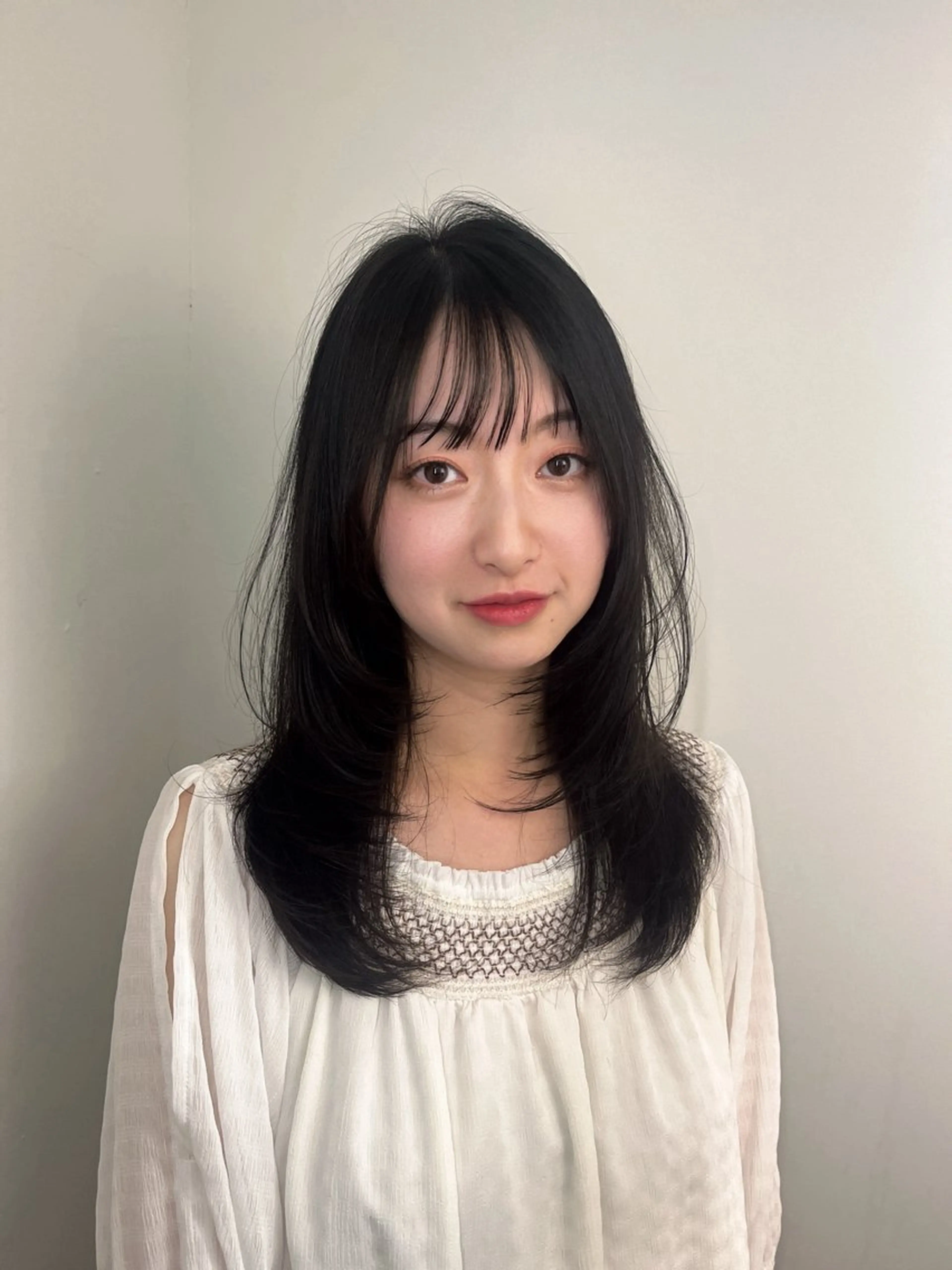 セミロング 顔まわりレイヤー レイヤーカット Airi 韓国y2k ボブパーマのヘアスタイル