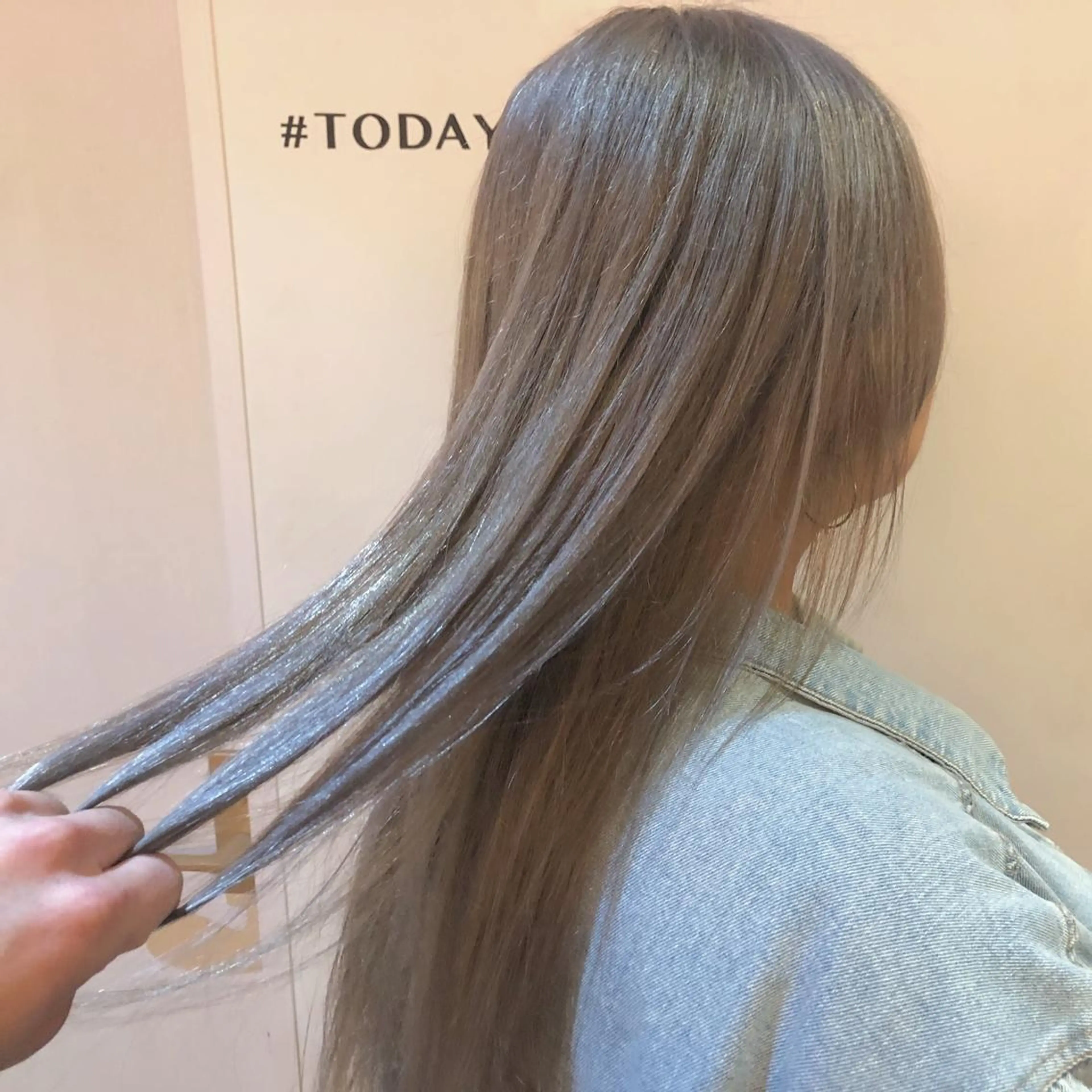 セミロング カラー カット ヘアカラー トリートメント 🌸ハイトーン 新田　廉 🌸のヘアスタイル