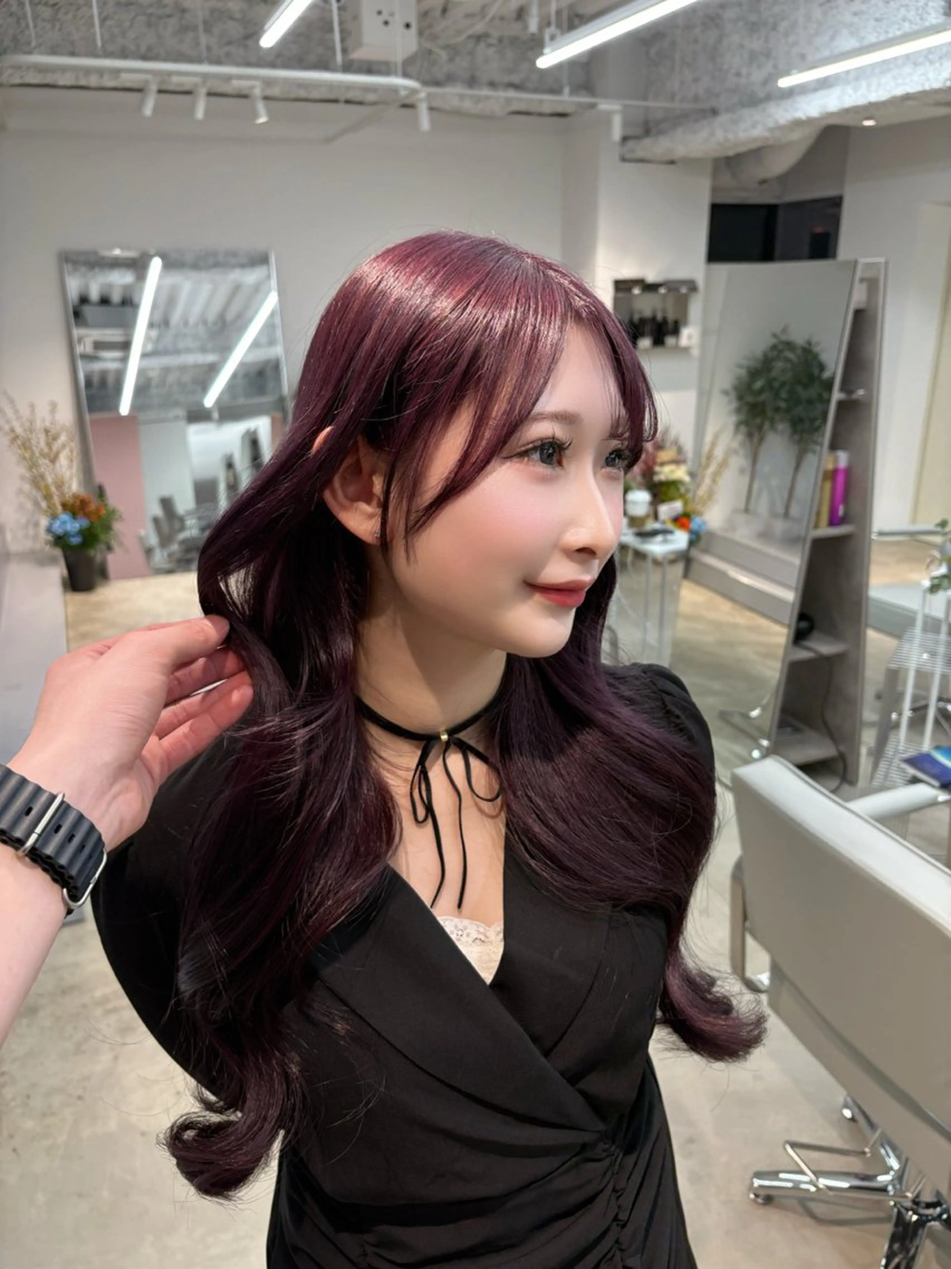 ロング カラー ブリーチ ボルドーカラー ブリーチなしカラー レッドカラー 韓国風ヘア SOKI｜赤髪 ×レイヤー｜外苑前のヘアスタイル