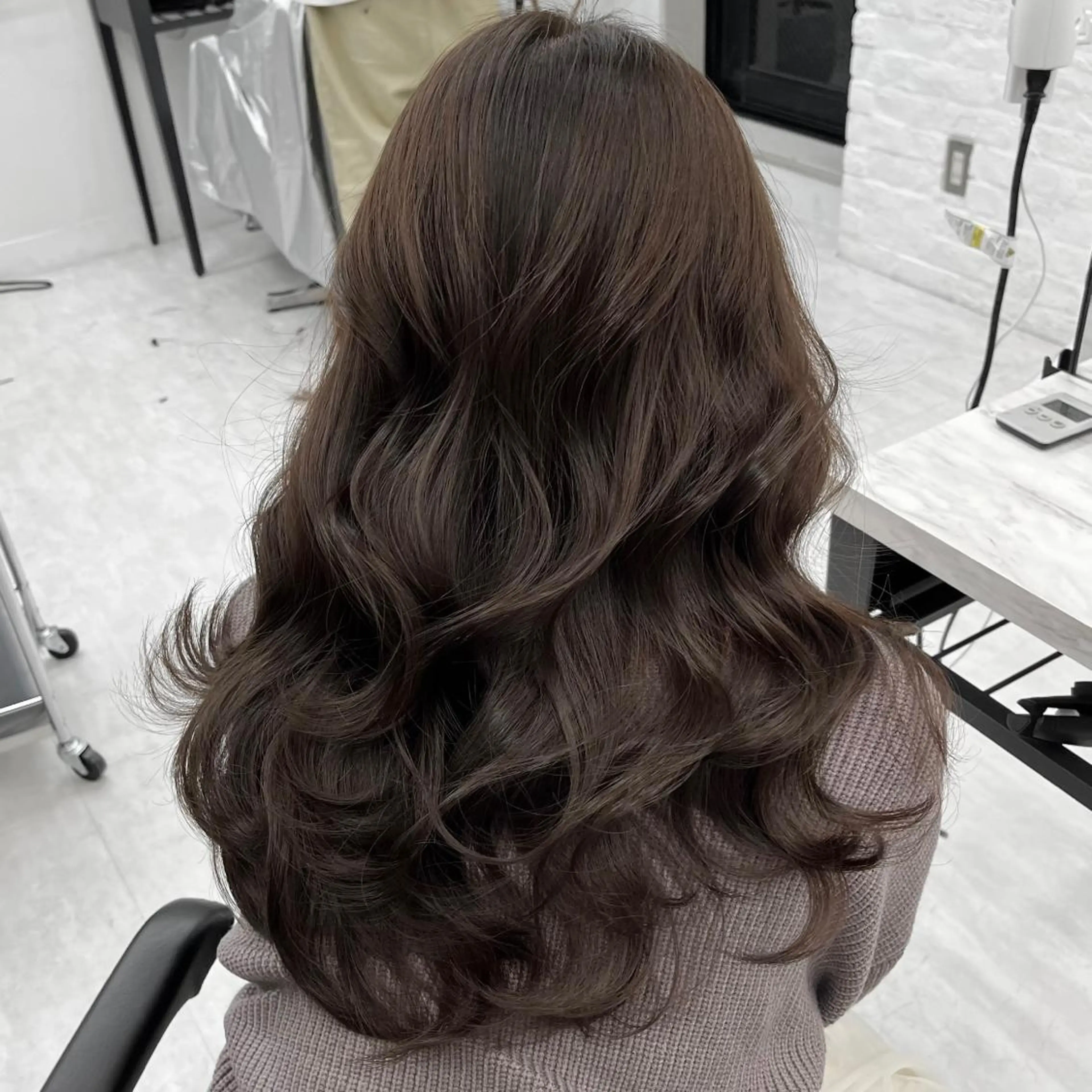 セミロング カラー パーマ ヘアアレンジ 結婚式・ブライダル アッシュ ベージュカラー 黒髪 ブリーチ 韓国ヘア×2way 🇰🇷和知拓郎のヘアスタイル