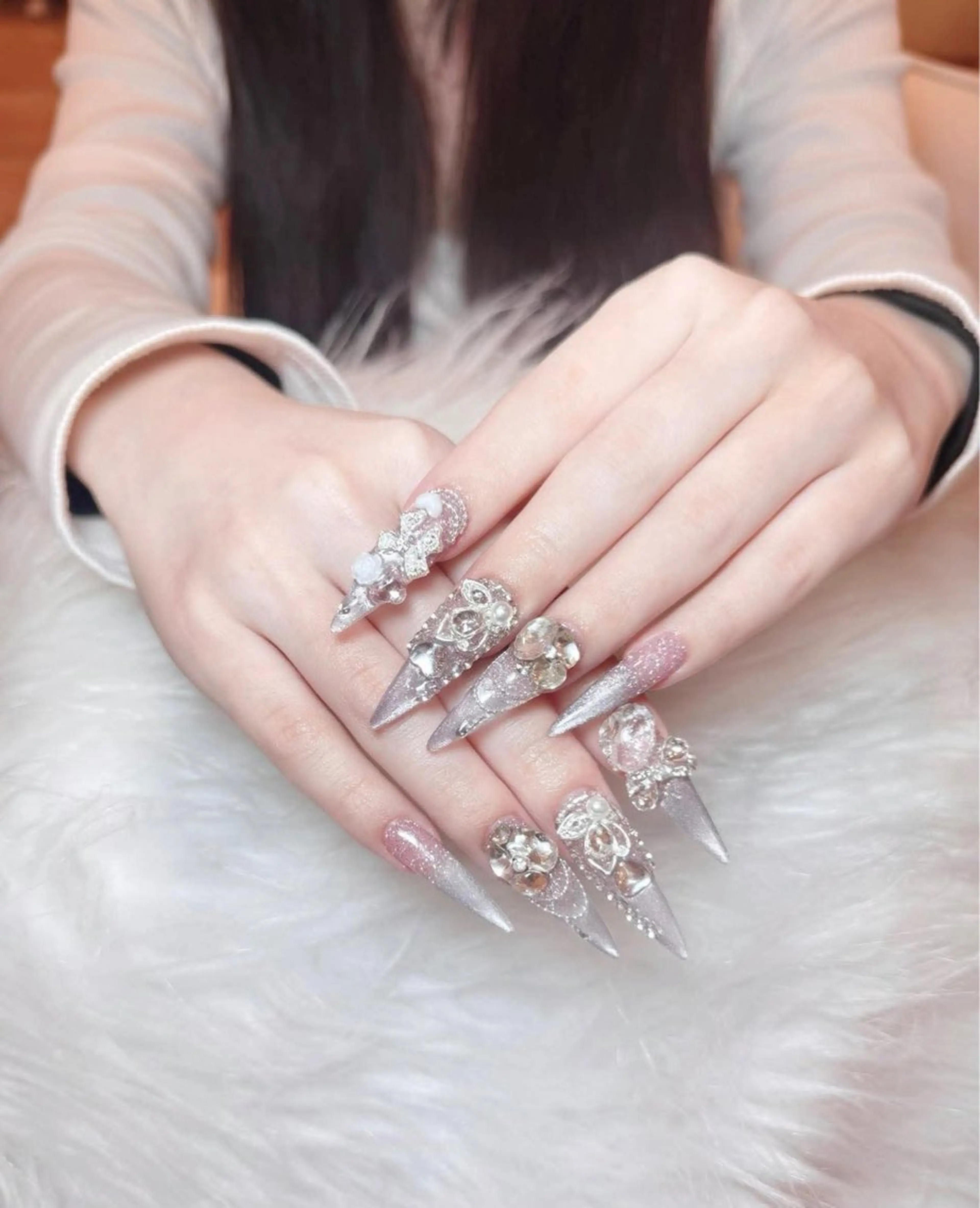 ネイル アートネイル ジェルネイル 韓国ネイル ニュアンスネイル ワンカラーネイル ハンドネイル Queen Nail Salonのネイルデザイン