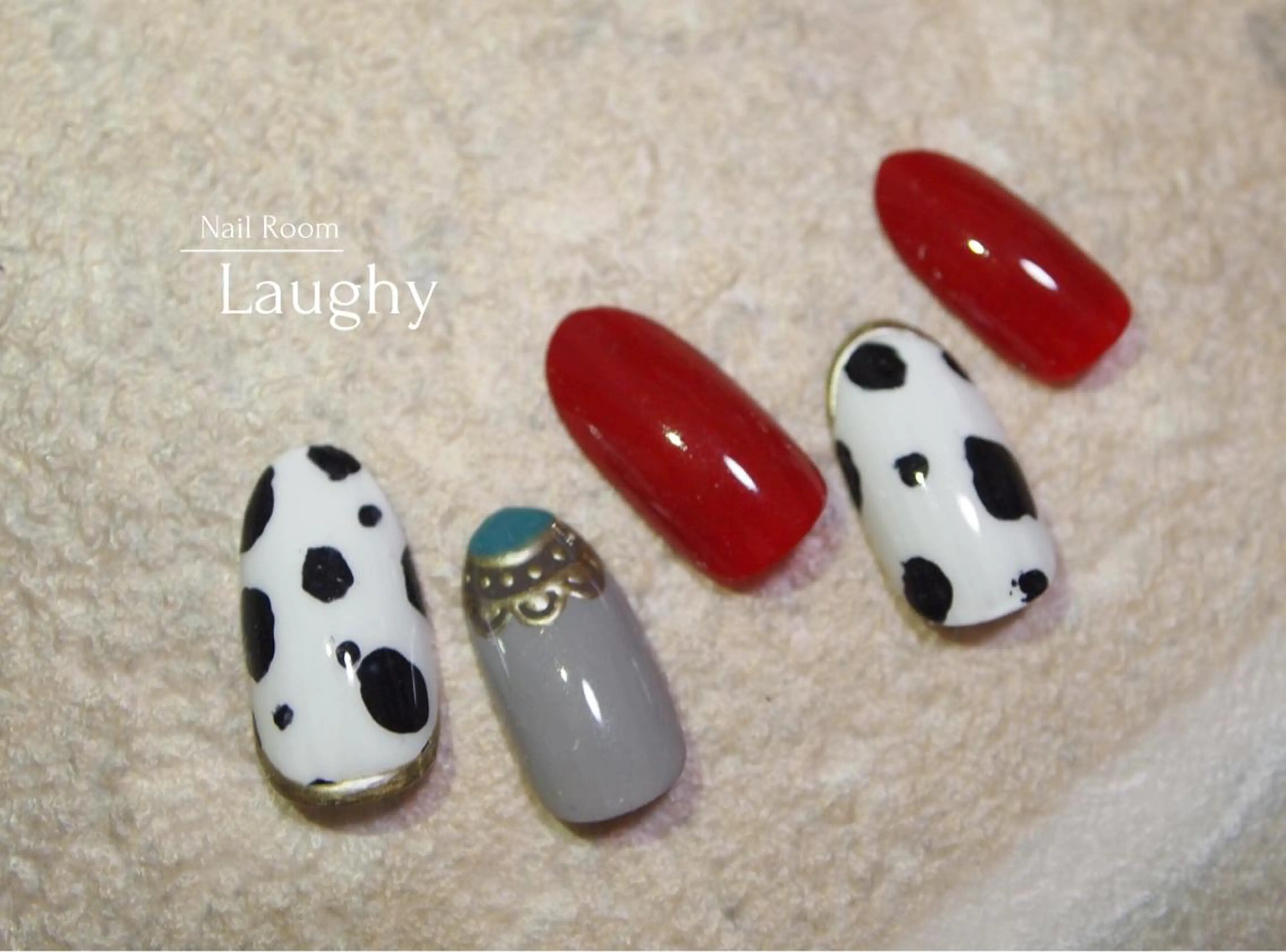 ネイル アニマル柄 アートネイル Nail Room Laughyのネイルデザイン