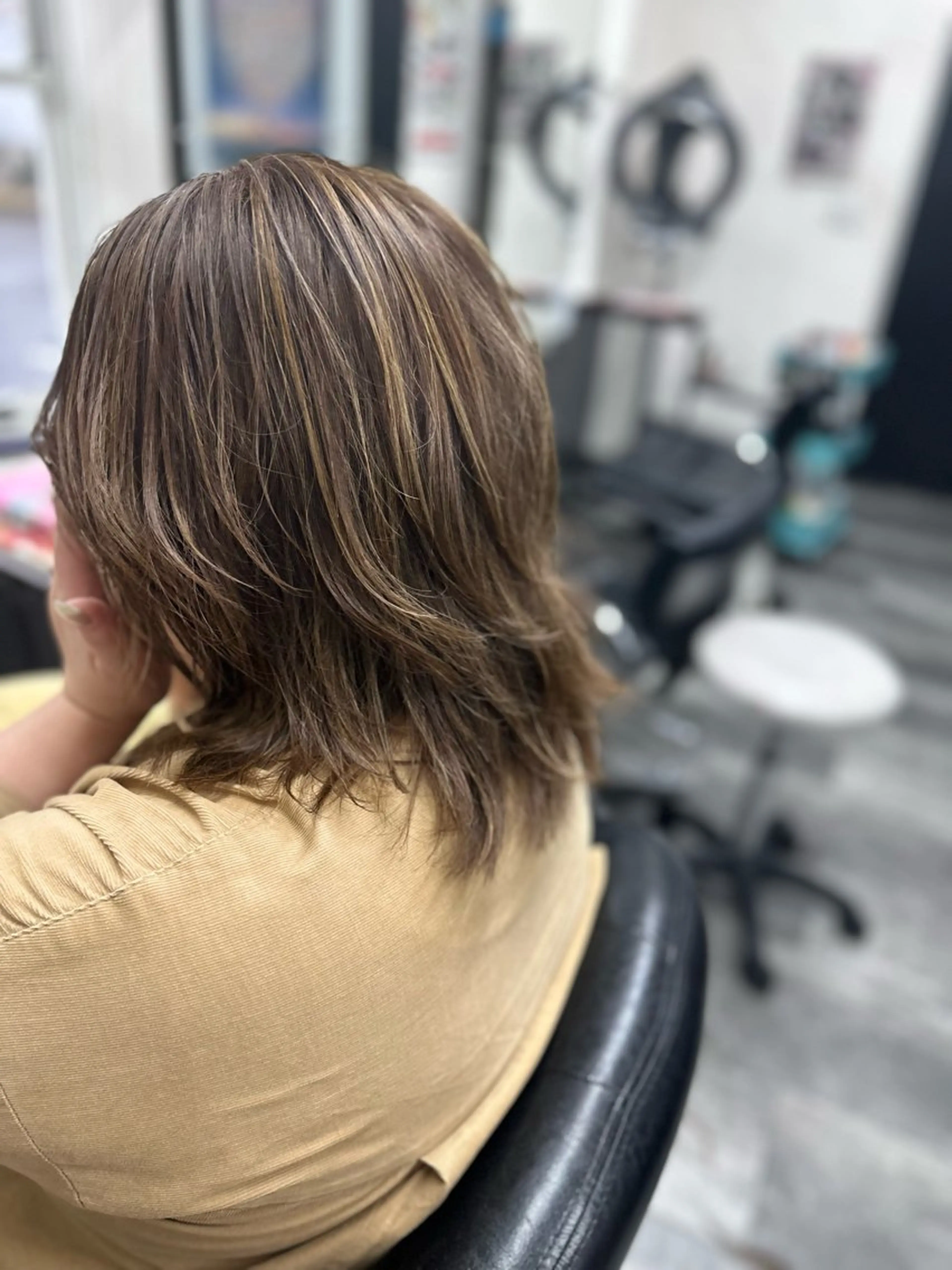 ミディアム ハイライト エンゼルス美容室斉間 圭司のヘアスタイル