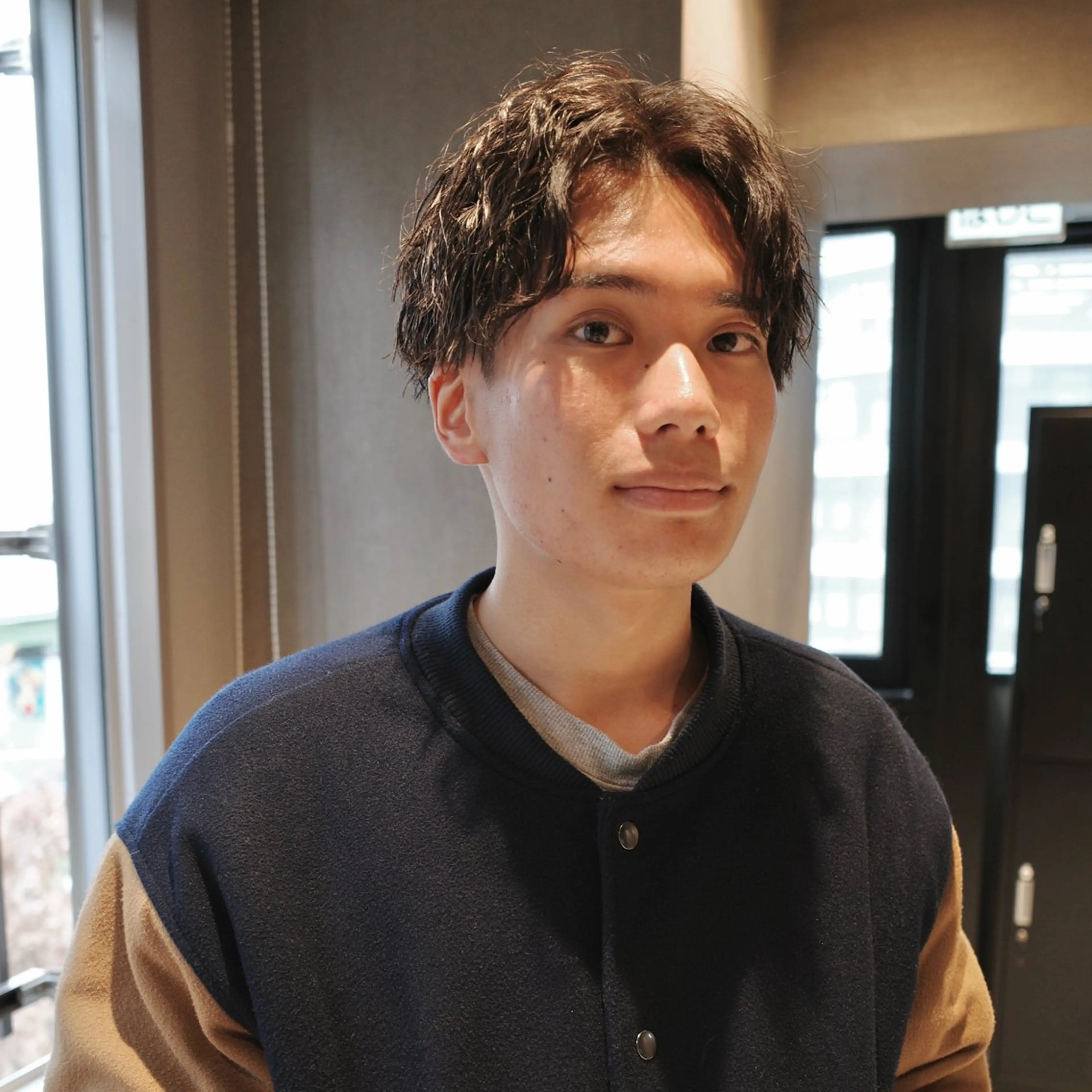 メンズ センターパート メンズパーマ メンズツイストパーマ ツイストパーマ カット パーマ ヨシカワ タツキのヘアスタイル