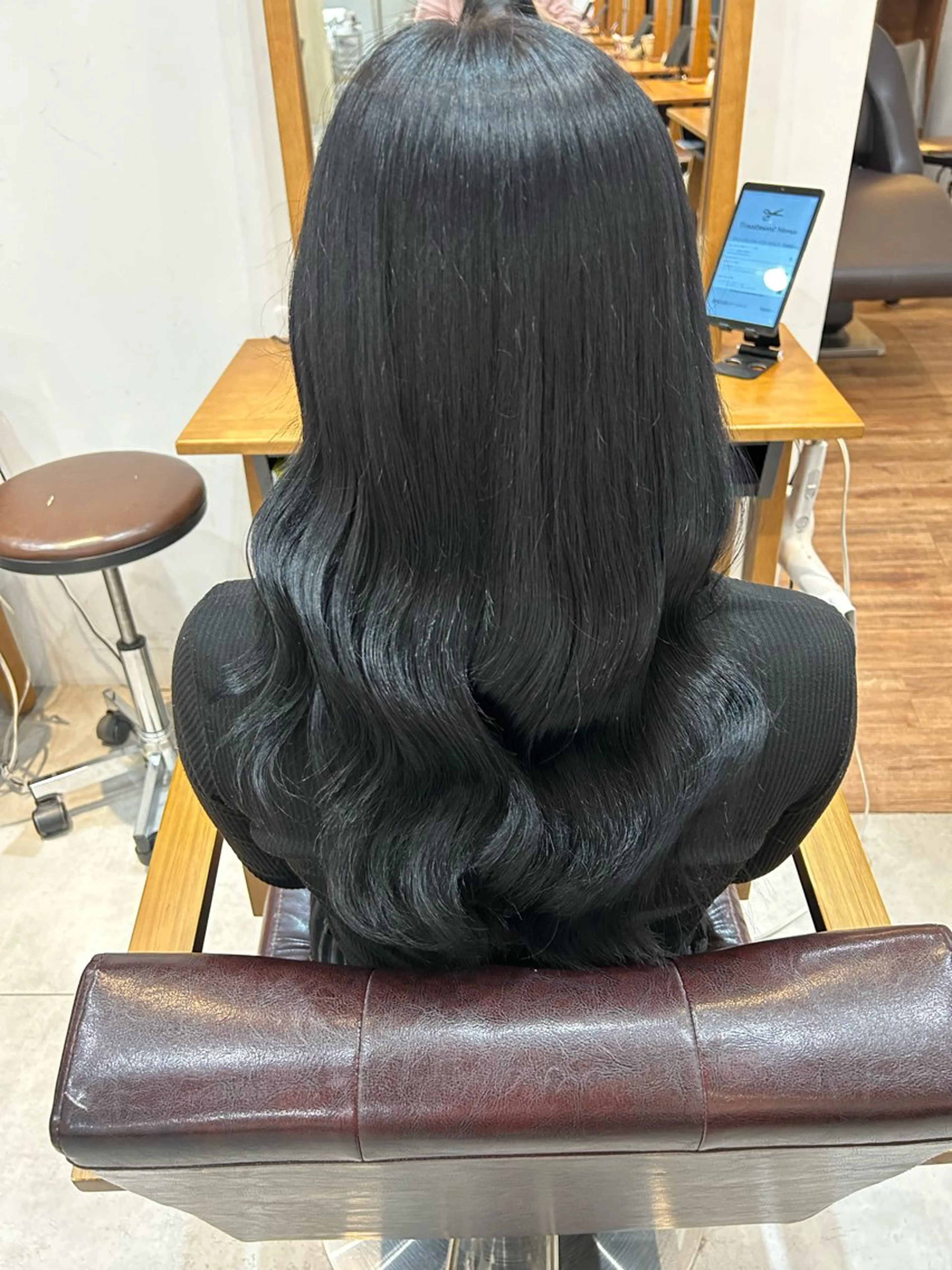 ロング カラー 黒髪 ブルーカラー ブルーブラック ayaka ／lico札幌駅前店のヘアスタイル