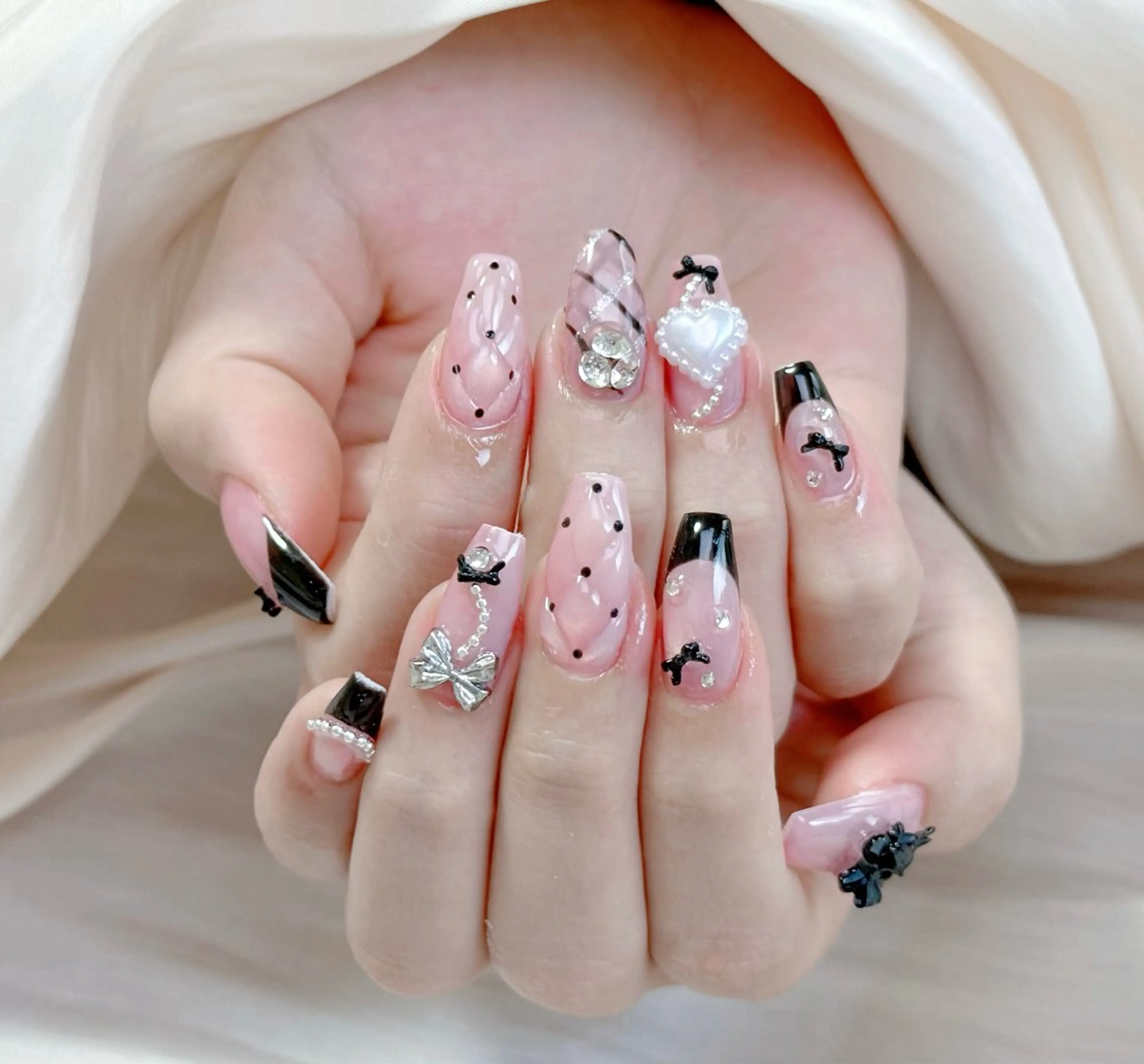 ネイル 小 雨のネイルデザイン