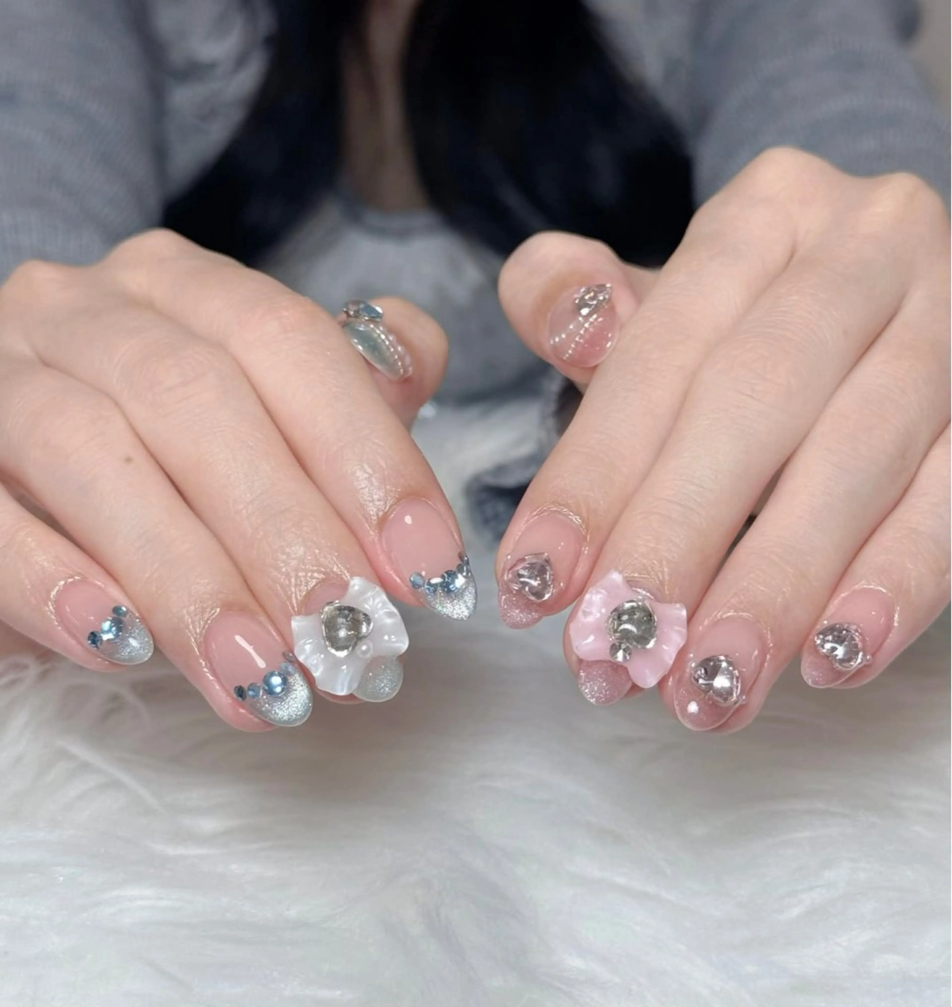 ネイル チークネイル ドット フレンチネイル グラデーション ハート ハンドネイル ハンドケア Eli Nails 新宿のネイルデザイン