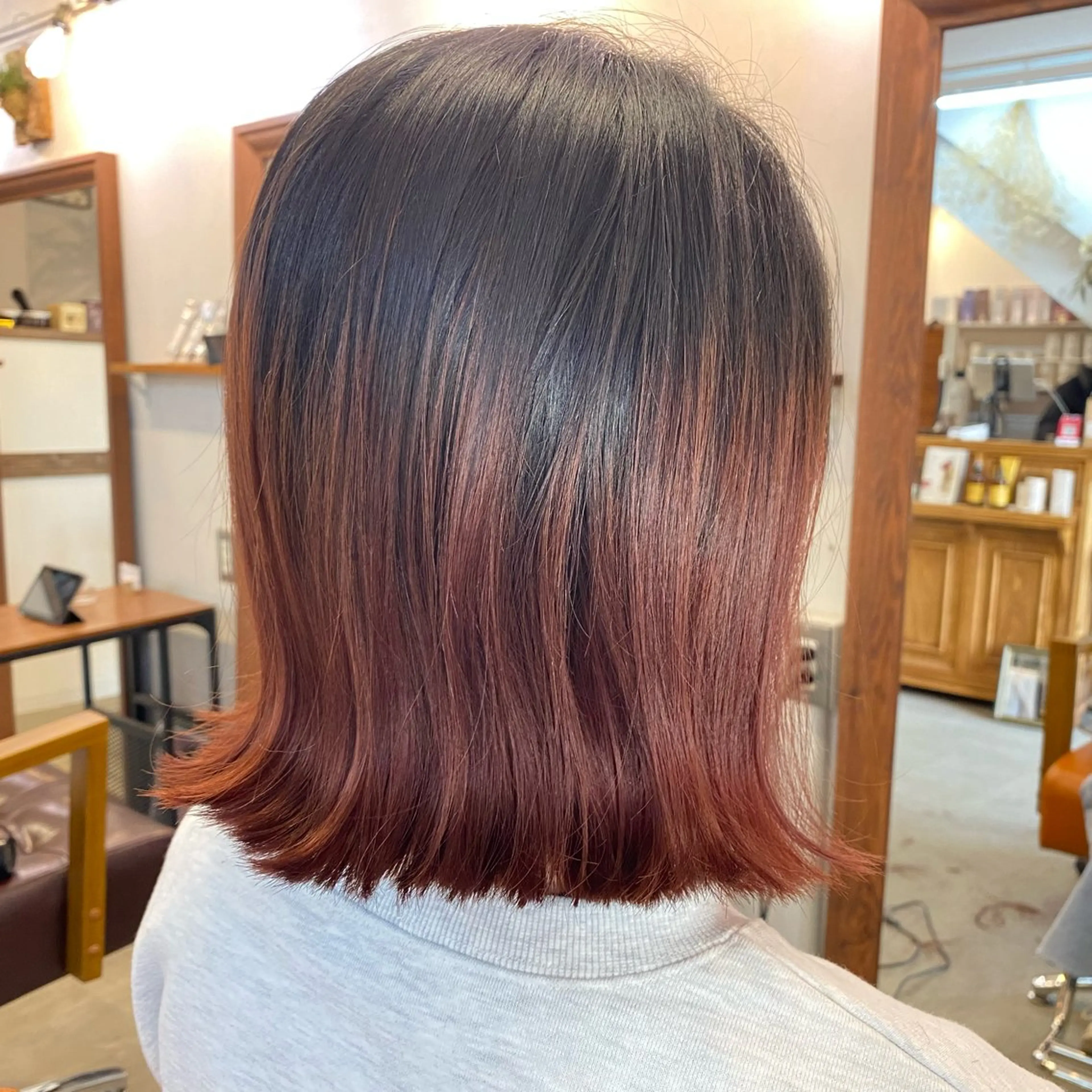 ミディアム 木宮 美緒のヘアスタイル