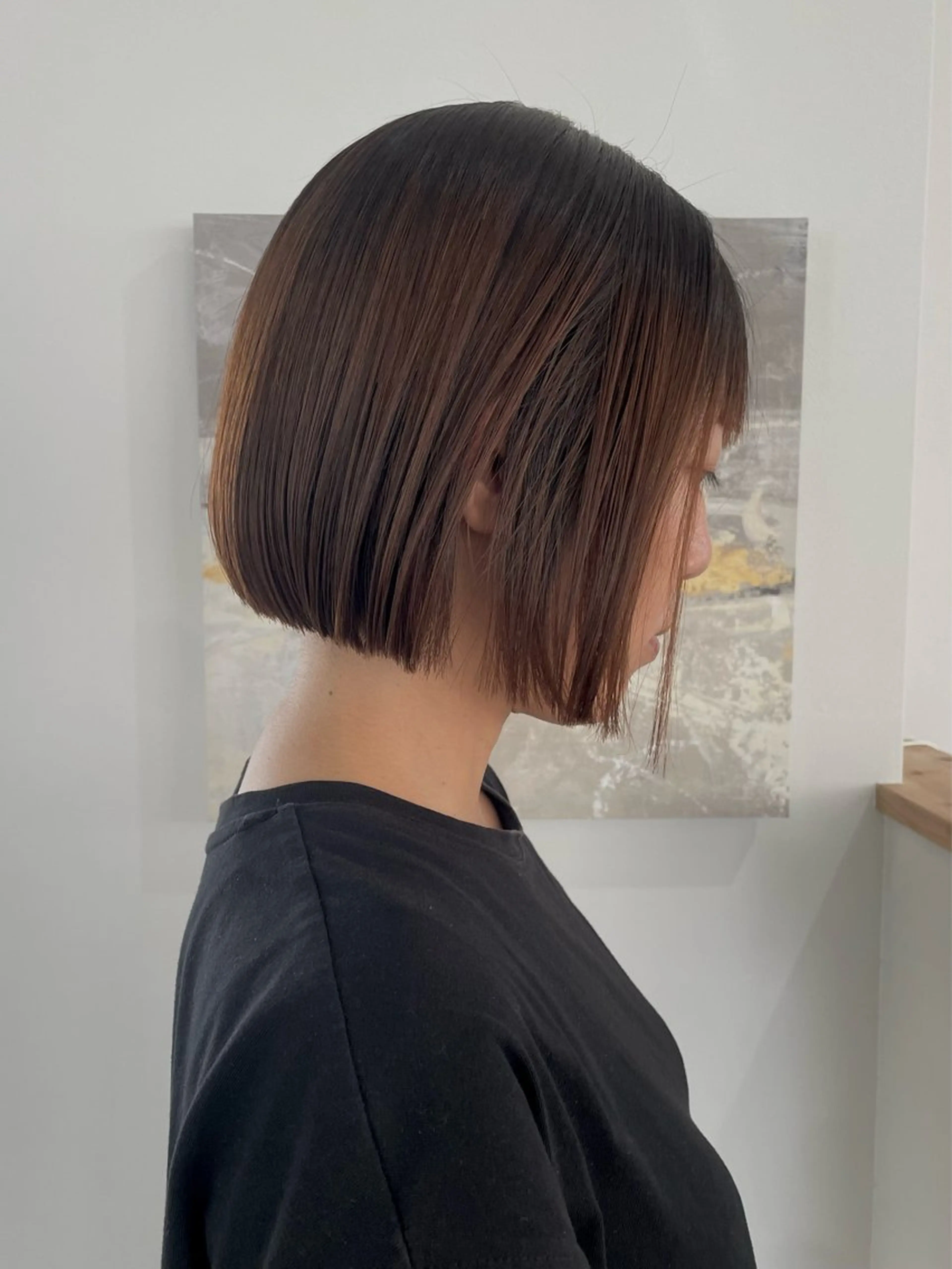 ショート カラー Mina/岡山/矯正 ブリーチ/レイヤーのヘアスタイル