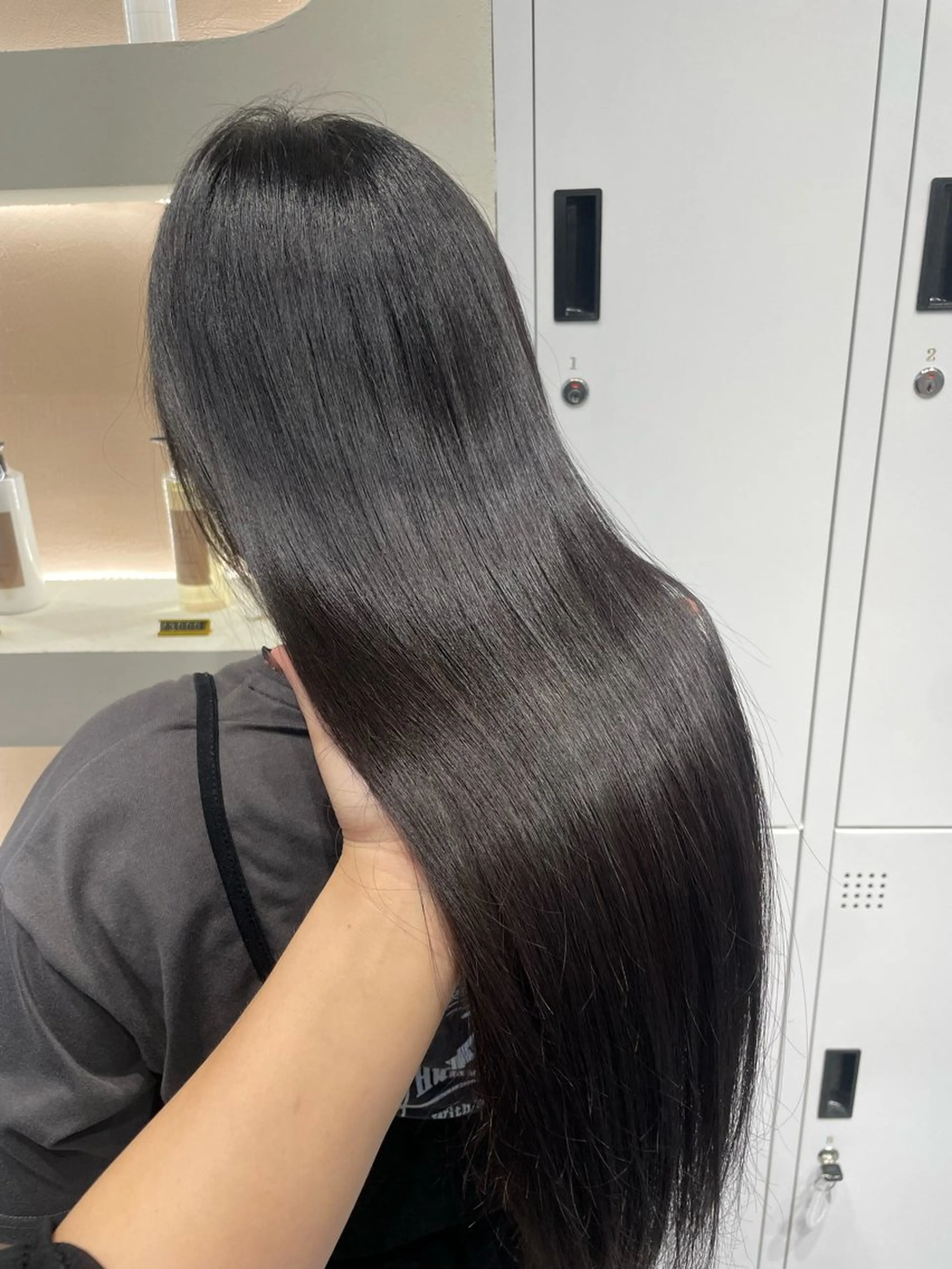 ロング ワンホンレイヤー 福岡天神RAIRAのヘアスタイル