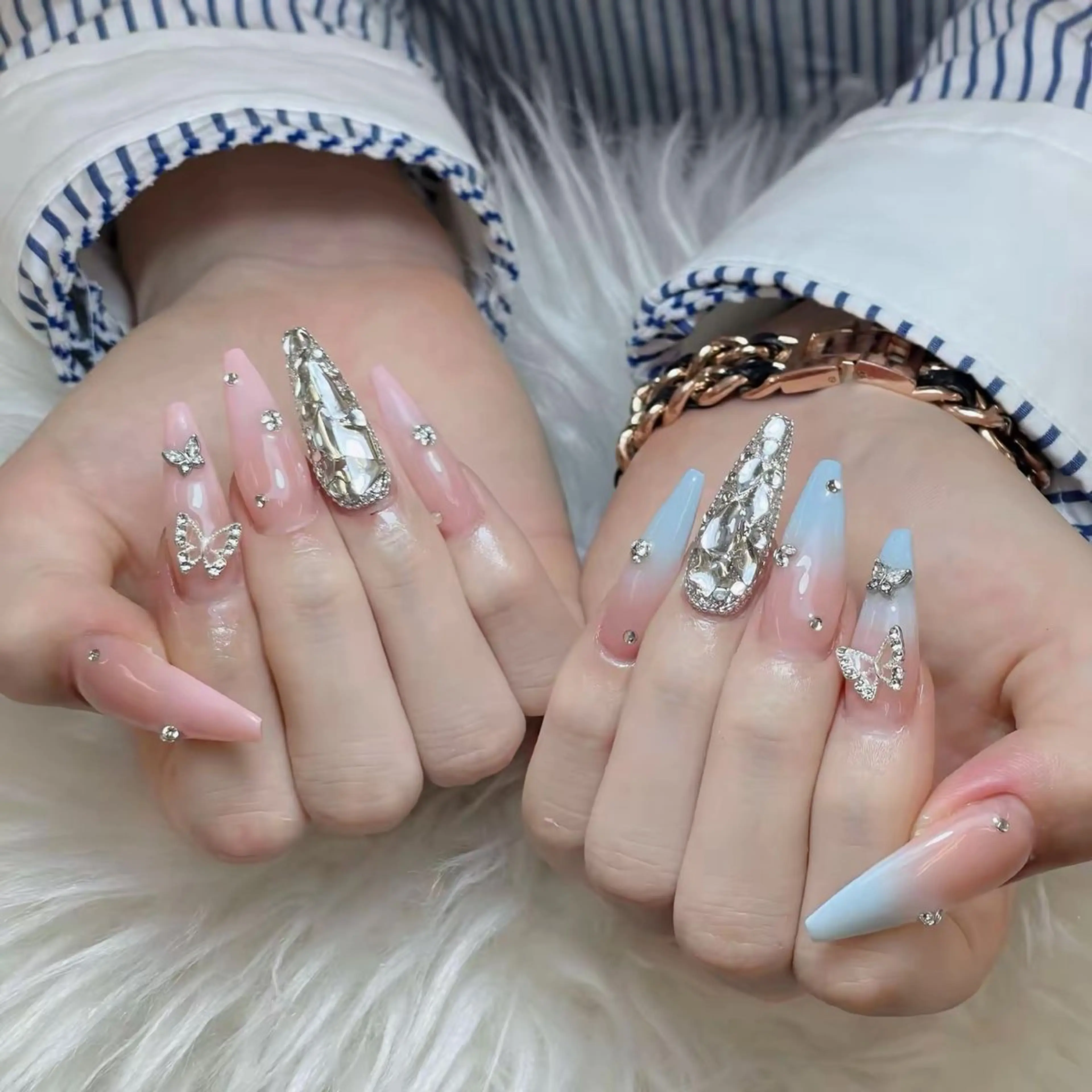 ネイル チークネイル フレンチネイル グラデーション キラキラネイル 韓国ネイル HIKARI HANA NAIL所属・HIKARIHANA NAILのネイルデザイン