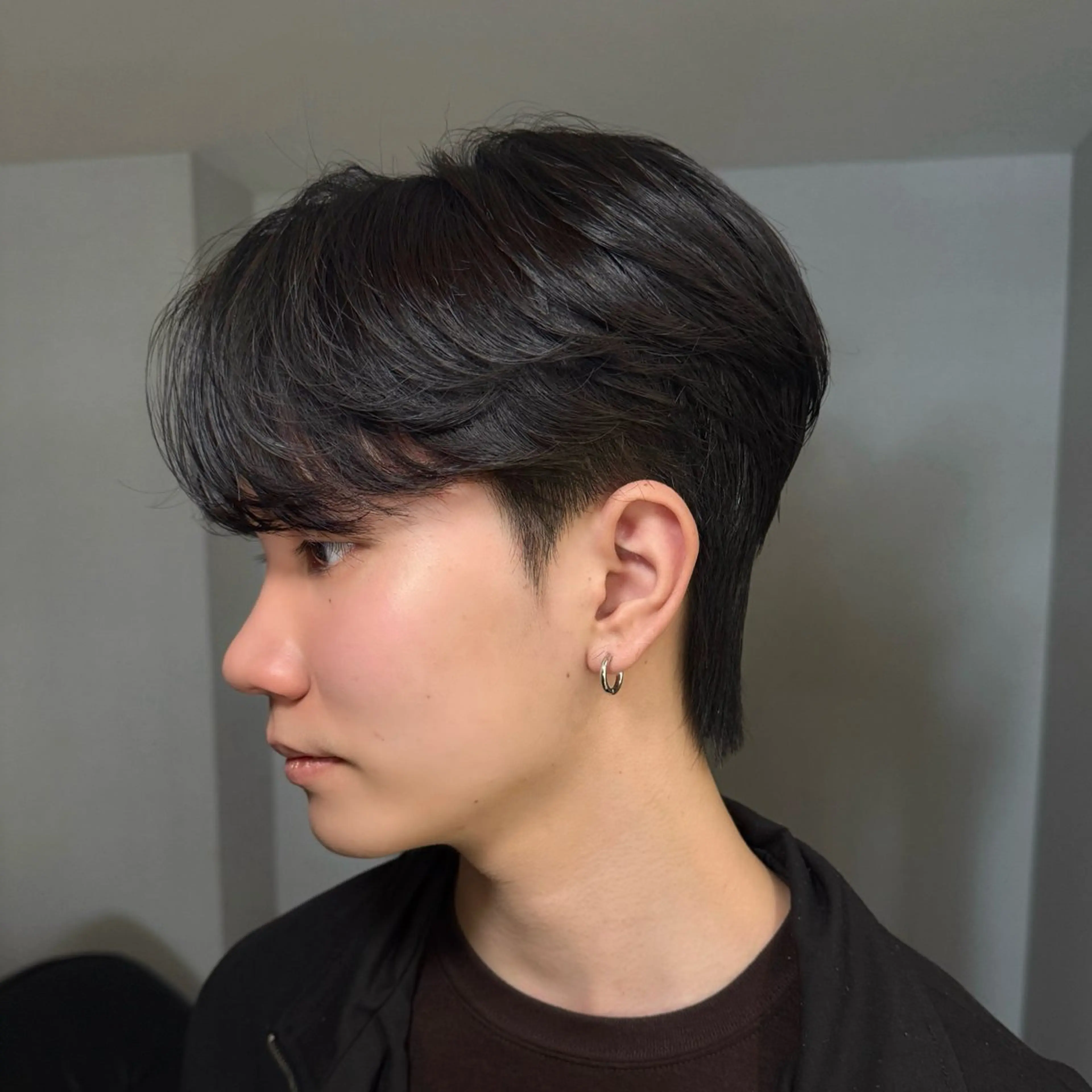 メンズ センターパート ダウンパーマ フェザーパーマ メンズ韓国風 マッシュ カット パーマ センターパート特化/ メンズカット/ヒロキのヘアスタイル