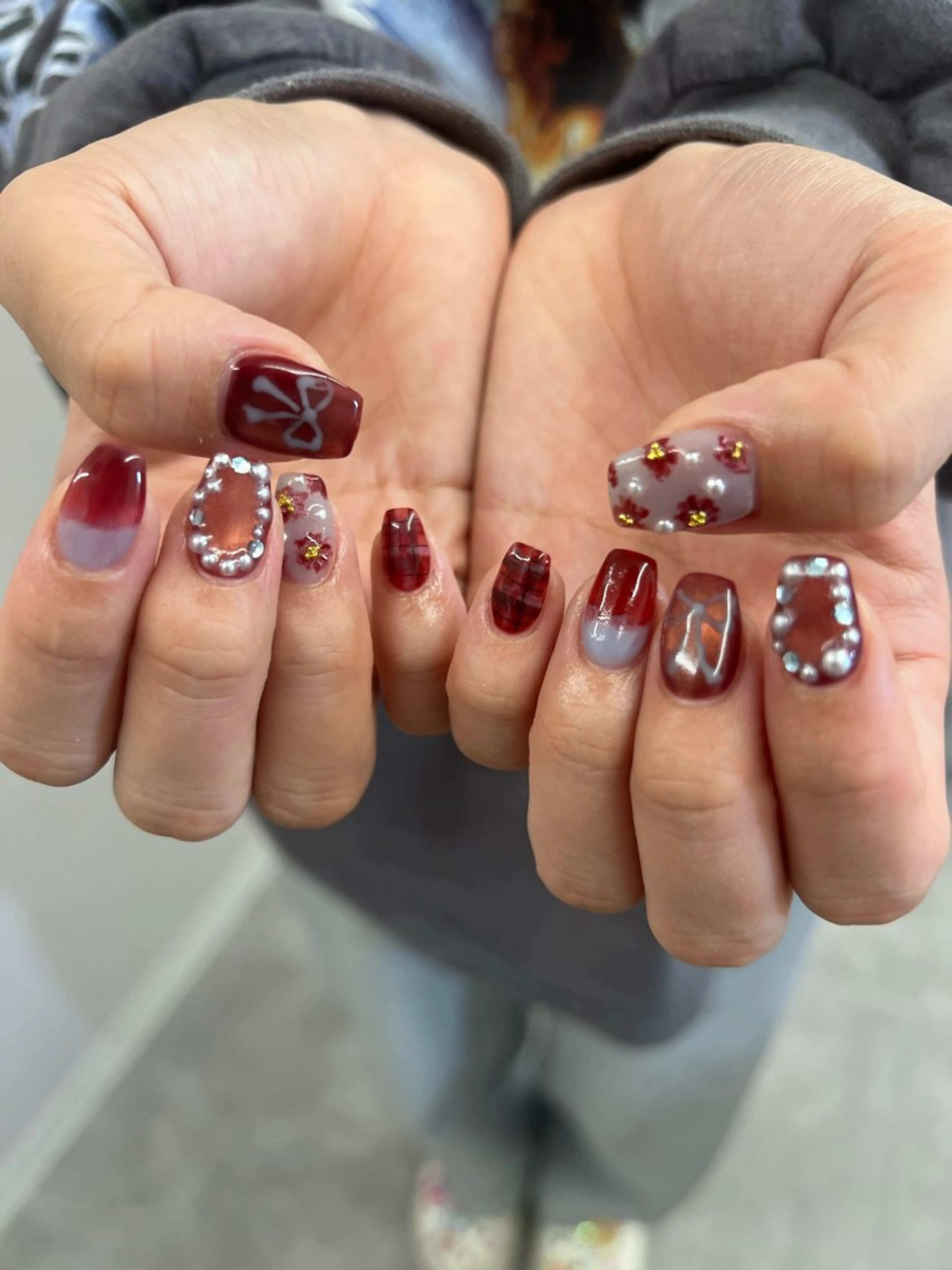 ネイル ボルドー ジェルネイル マグネットネイル ニュアンスネイル パラジェル ハンドネイル ハンドケア Bana_ Nailのネイルデザイン