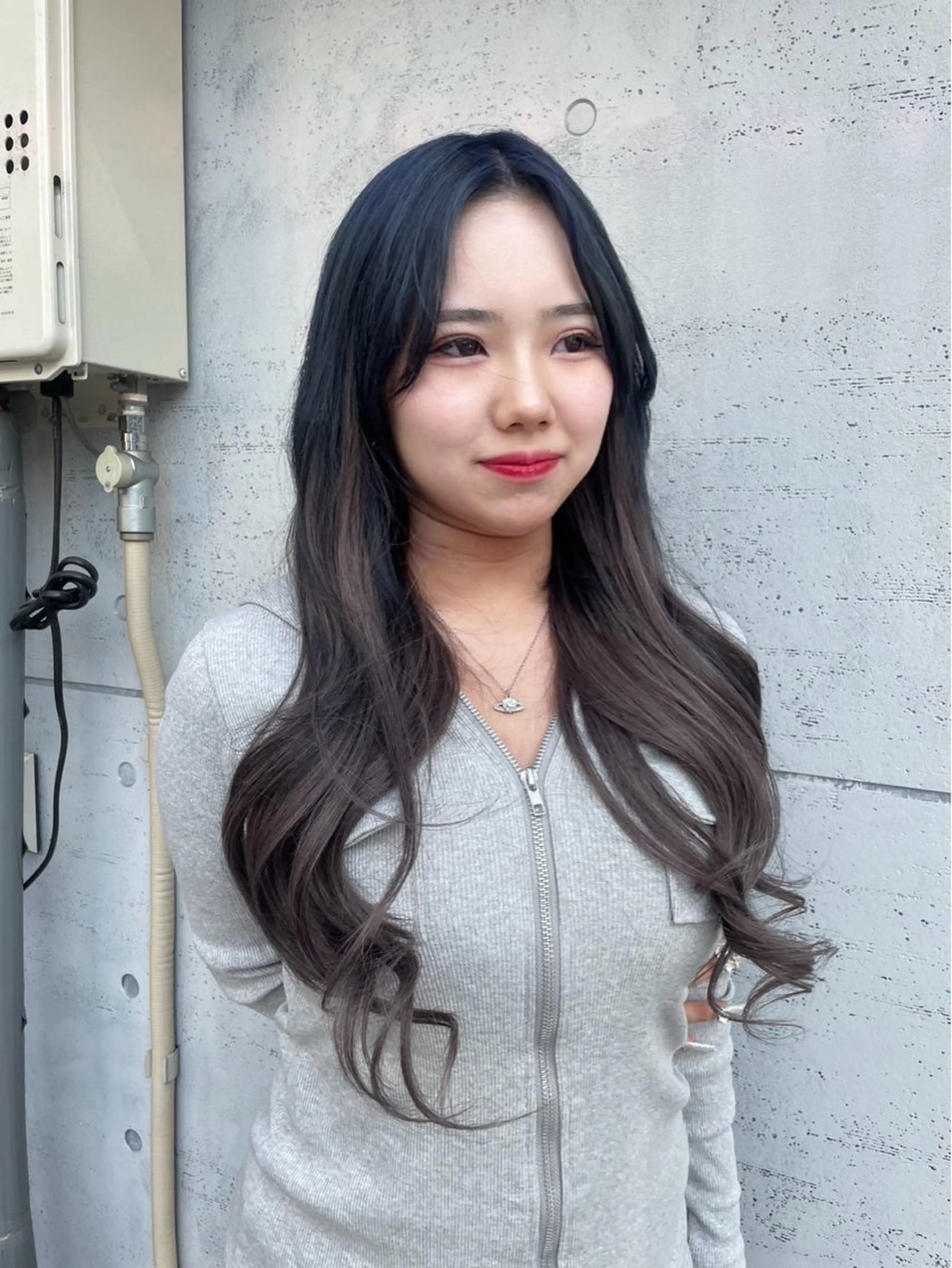 ロング ヘアカラー  ︎︎ 寧音のヘアスタイル