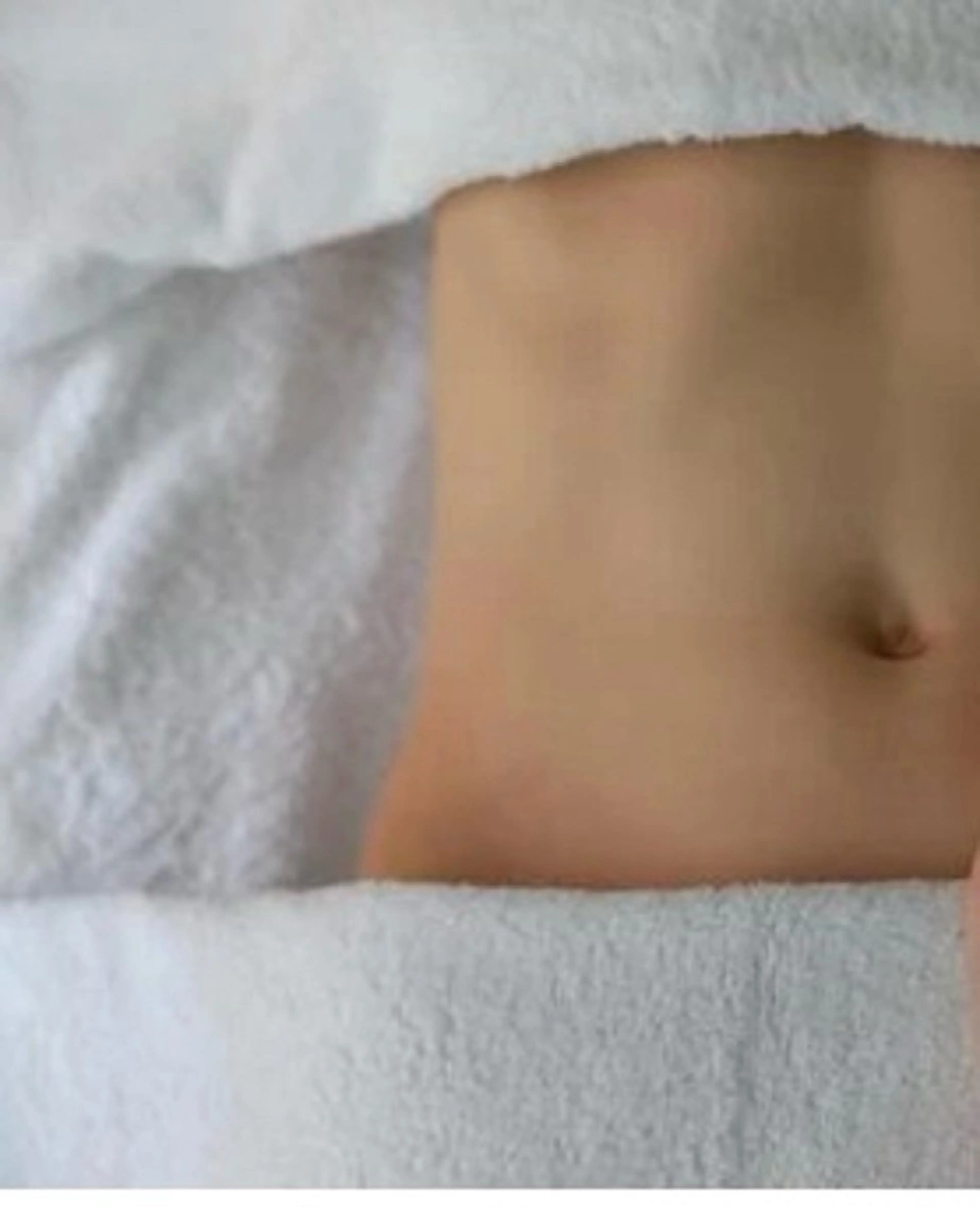 お腹　ワックス脱毛✨ 🎀 つるつる、ふわふわお腹へ💕 気になる産毛もスッキリ除去の写真