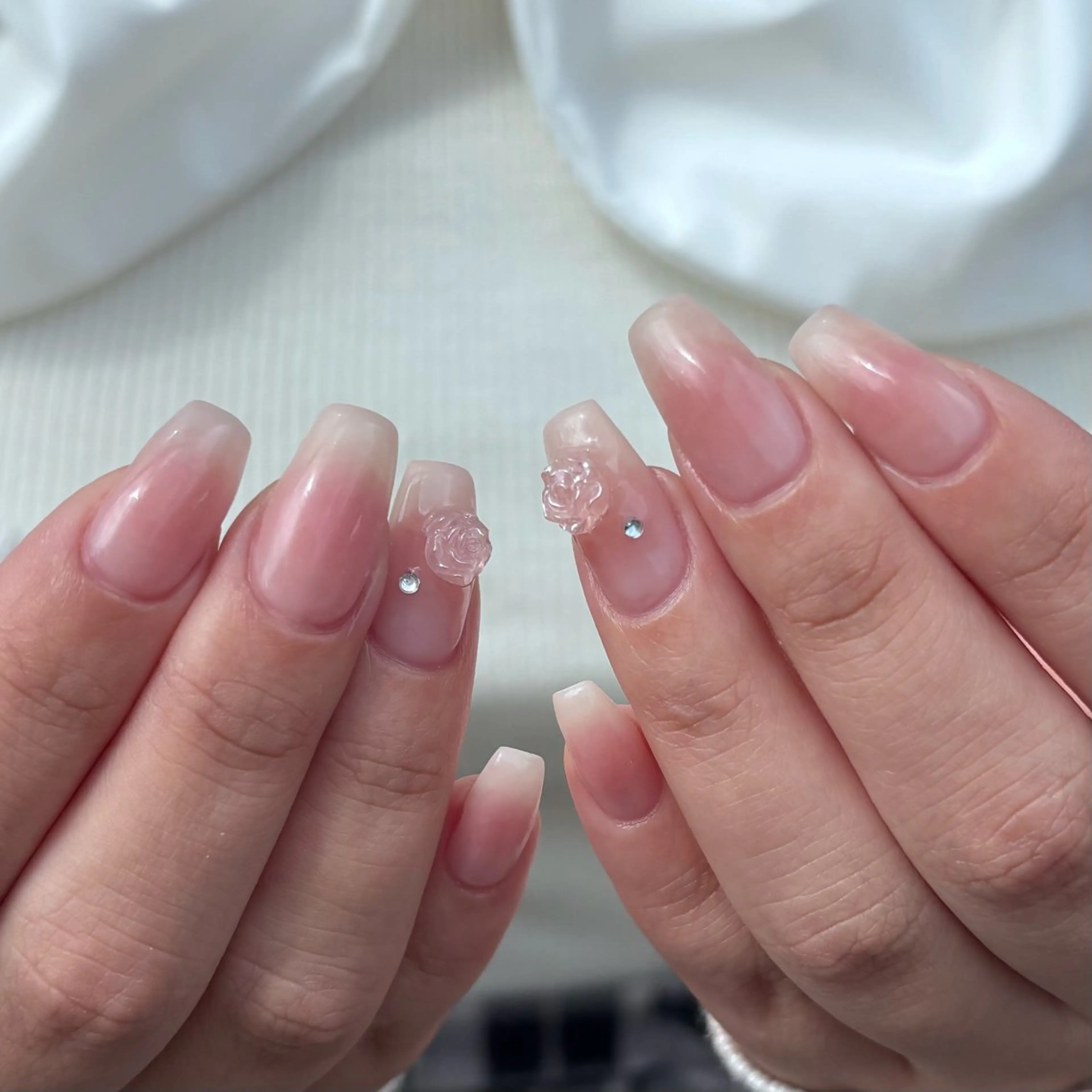 ネイル チークネイル ハンドネイル nailist mayu 💅🏻のネイルデザイン